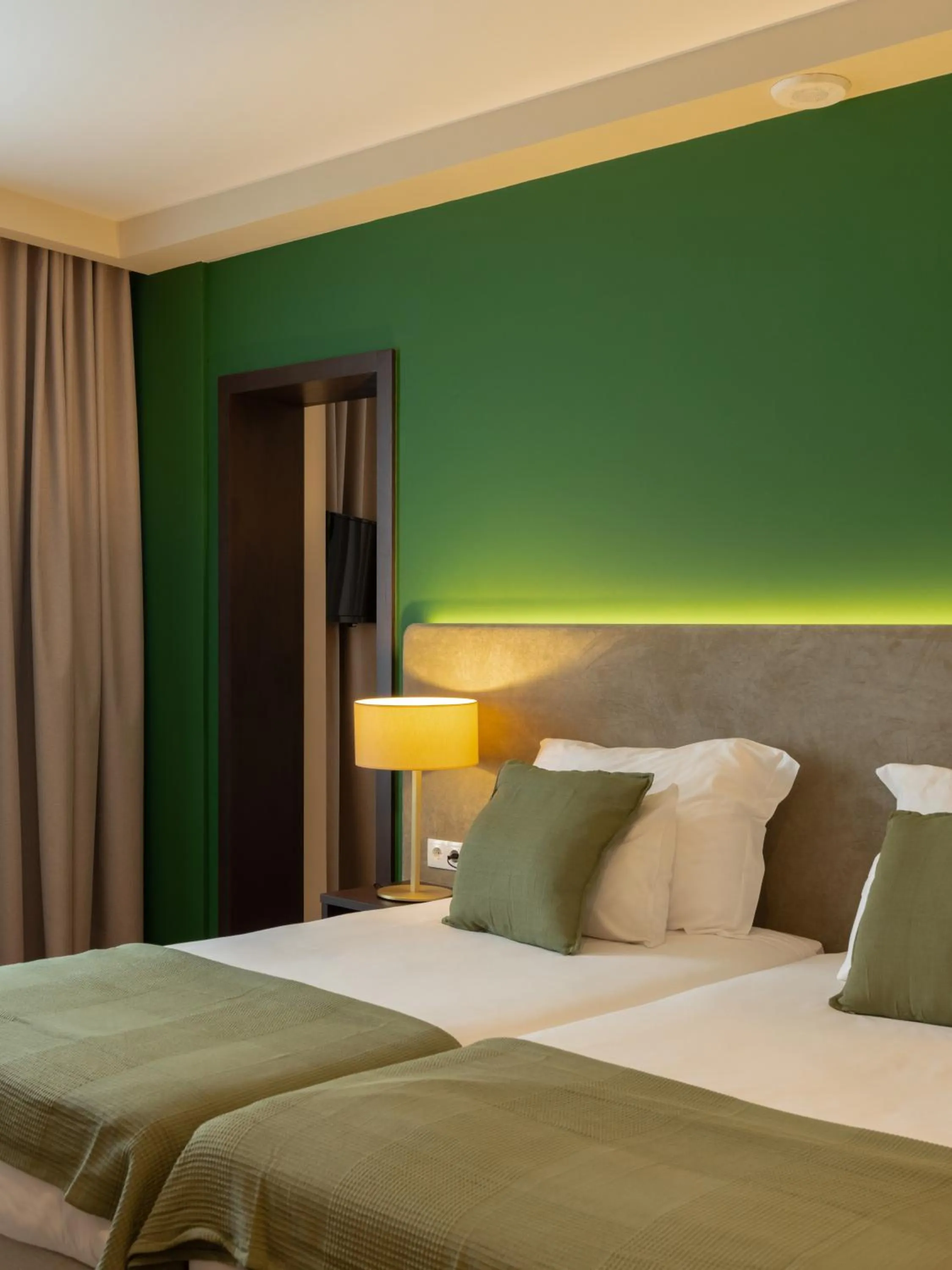 Bed in Hotel Premium Porto Maia