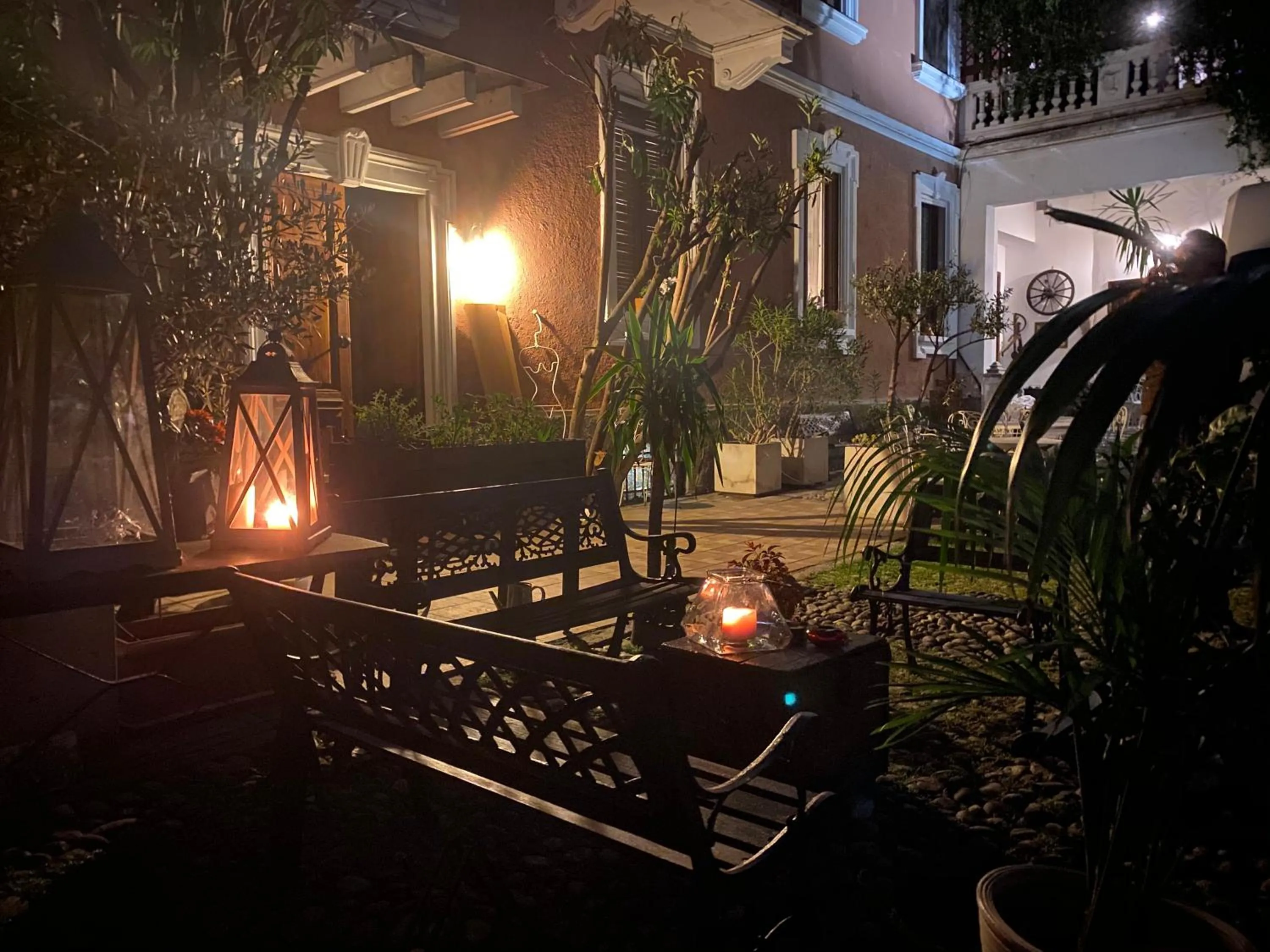 Night in Antica Corte Milanese