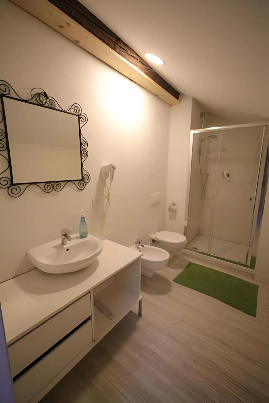 Shower in Antica Corte Milanese