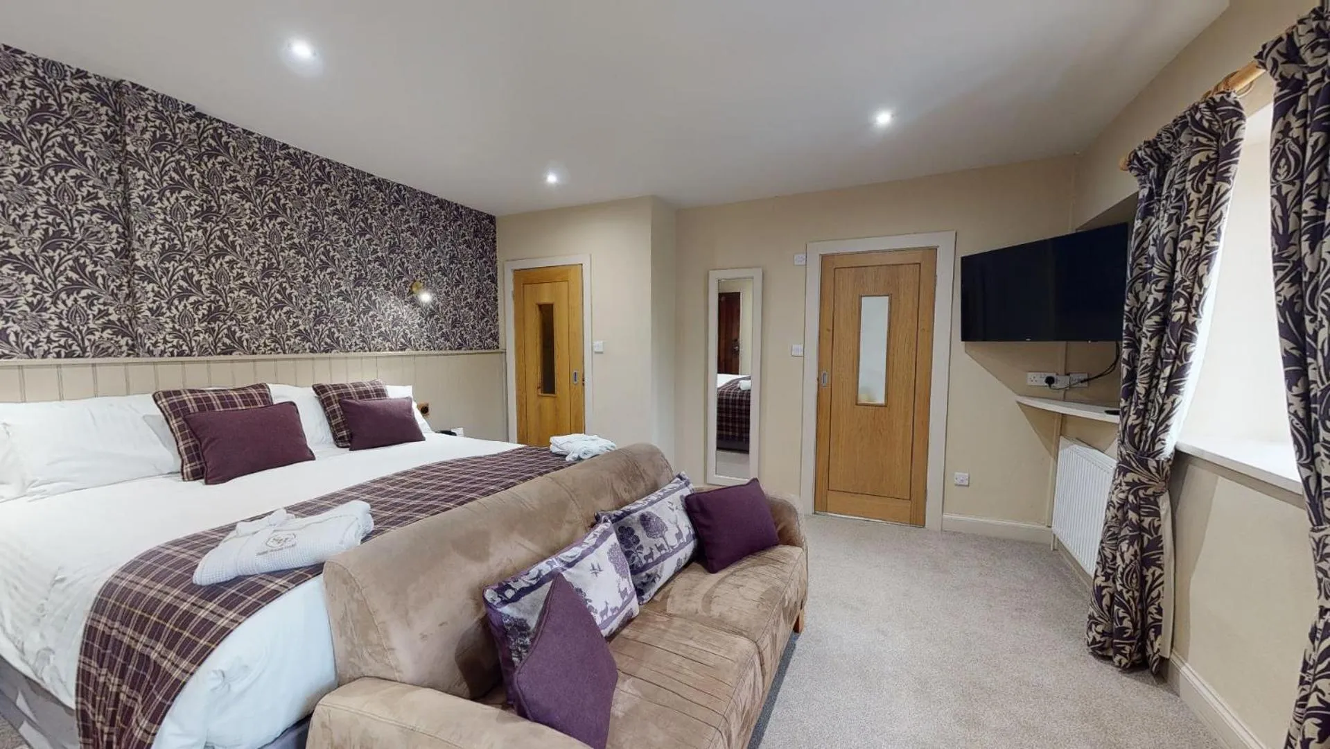 Bed in Stone House Hotel