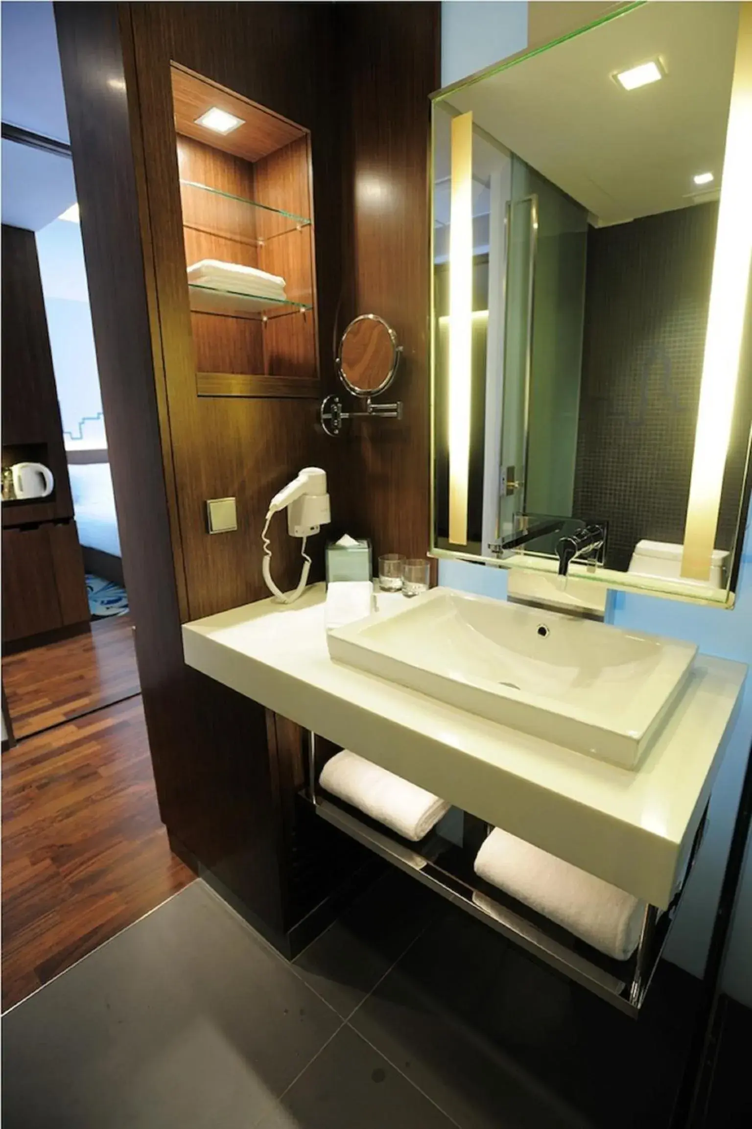 Bathroom in Galleria 10 Hotel Bangkok Bathroom in Galleria 10 Hotel Bangkok