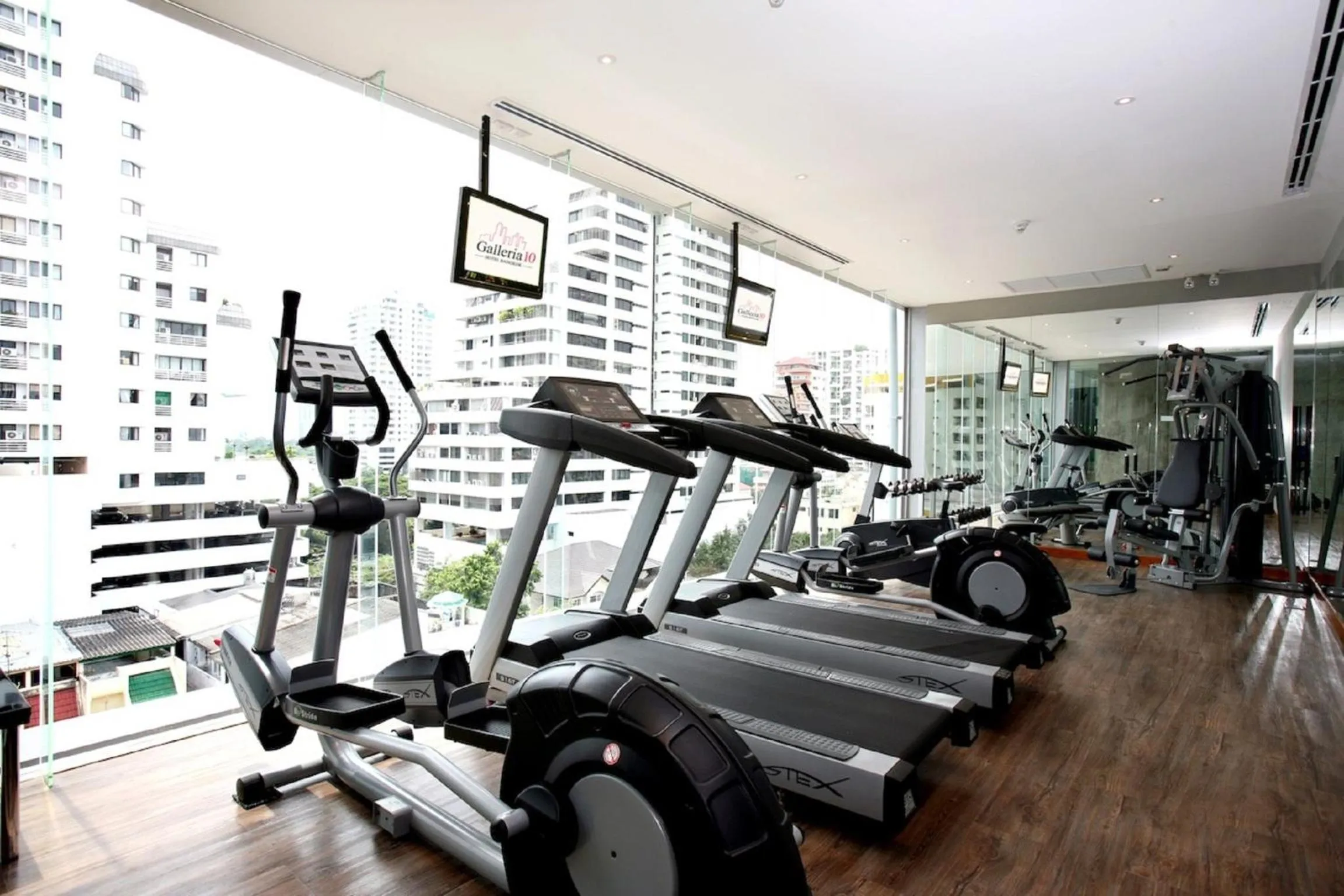 Fitness centre/facilities in Galleria 10 Hotel Bangkok