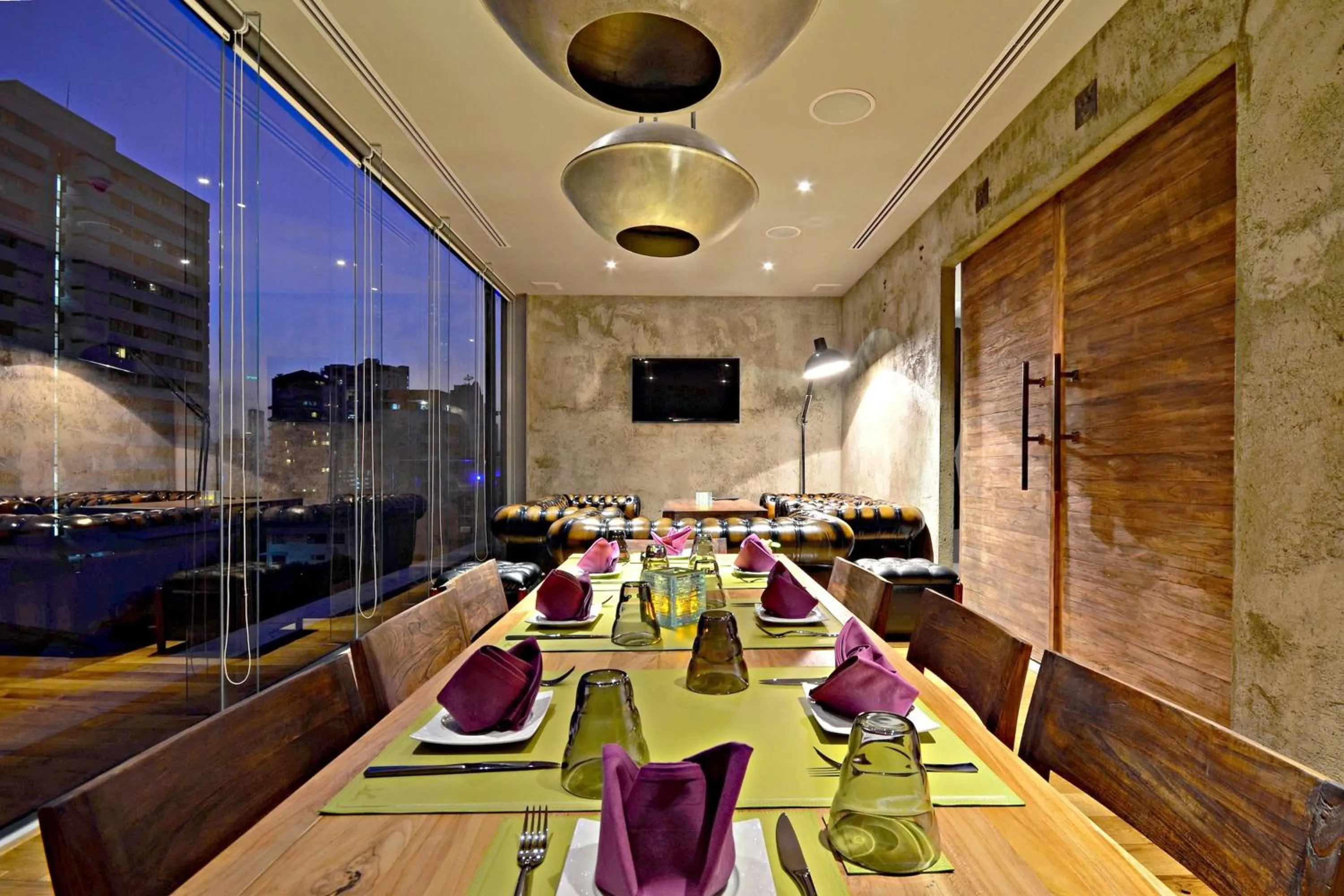 Restaurant/places to eat in Galleria 10 Hotel Bangkok