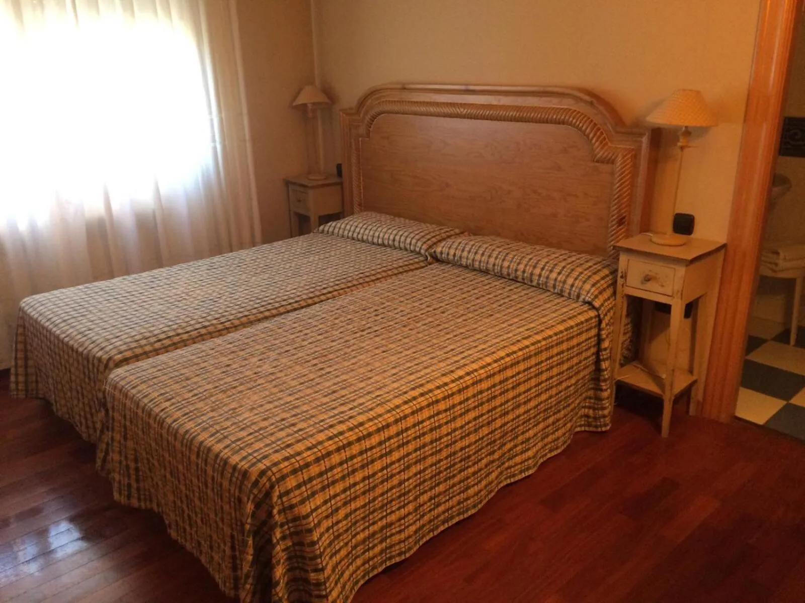 Photo of the whole room in Hotel Los Angeles