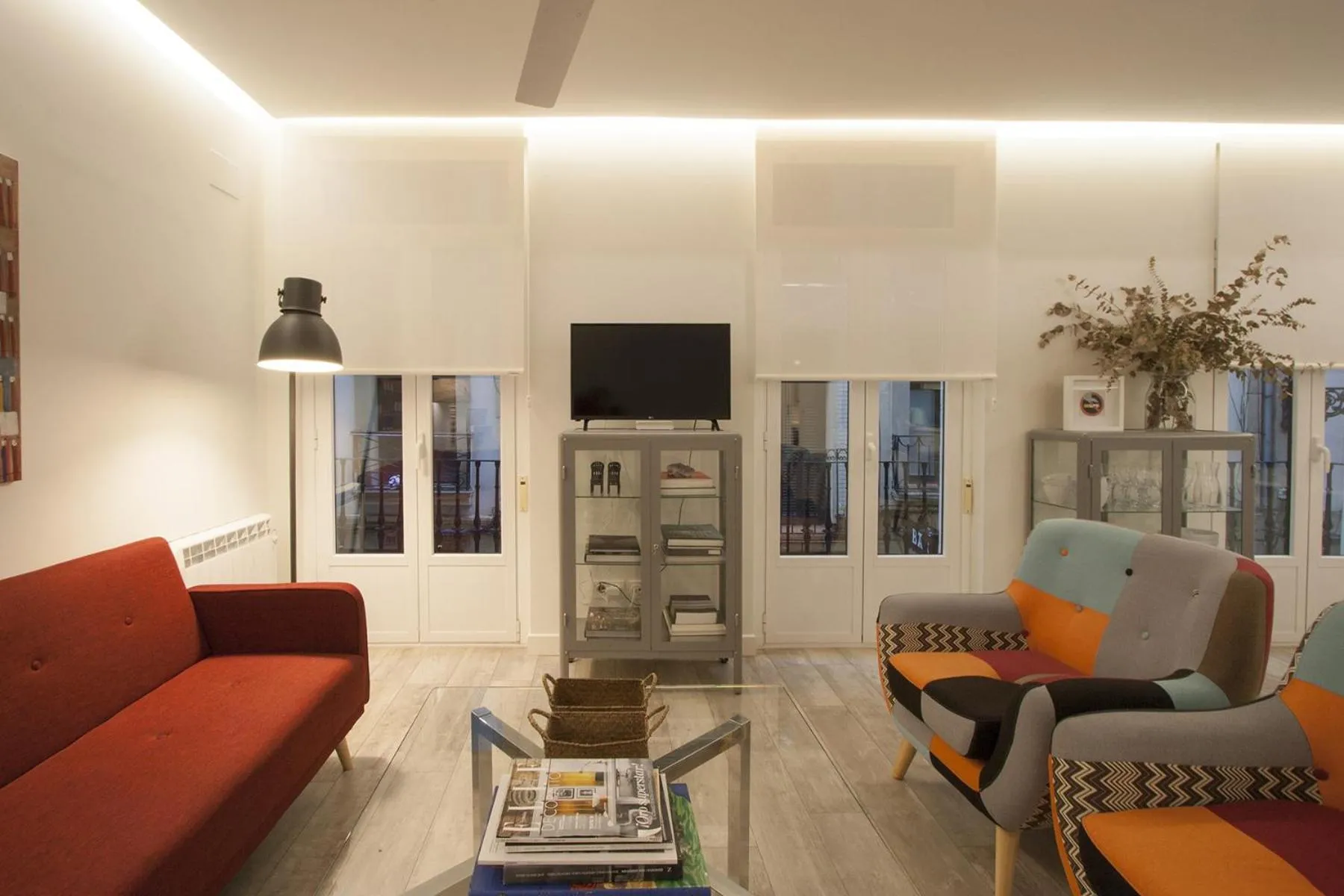 Dining area in Ku by Oldtown San Sebastian apartments