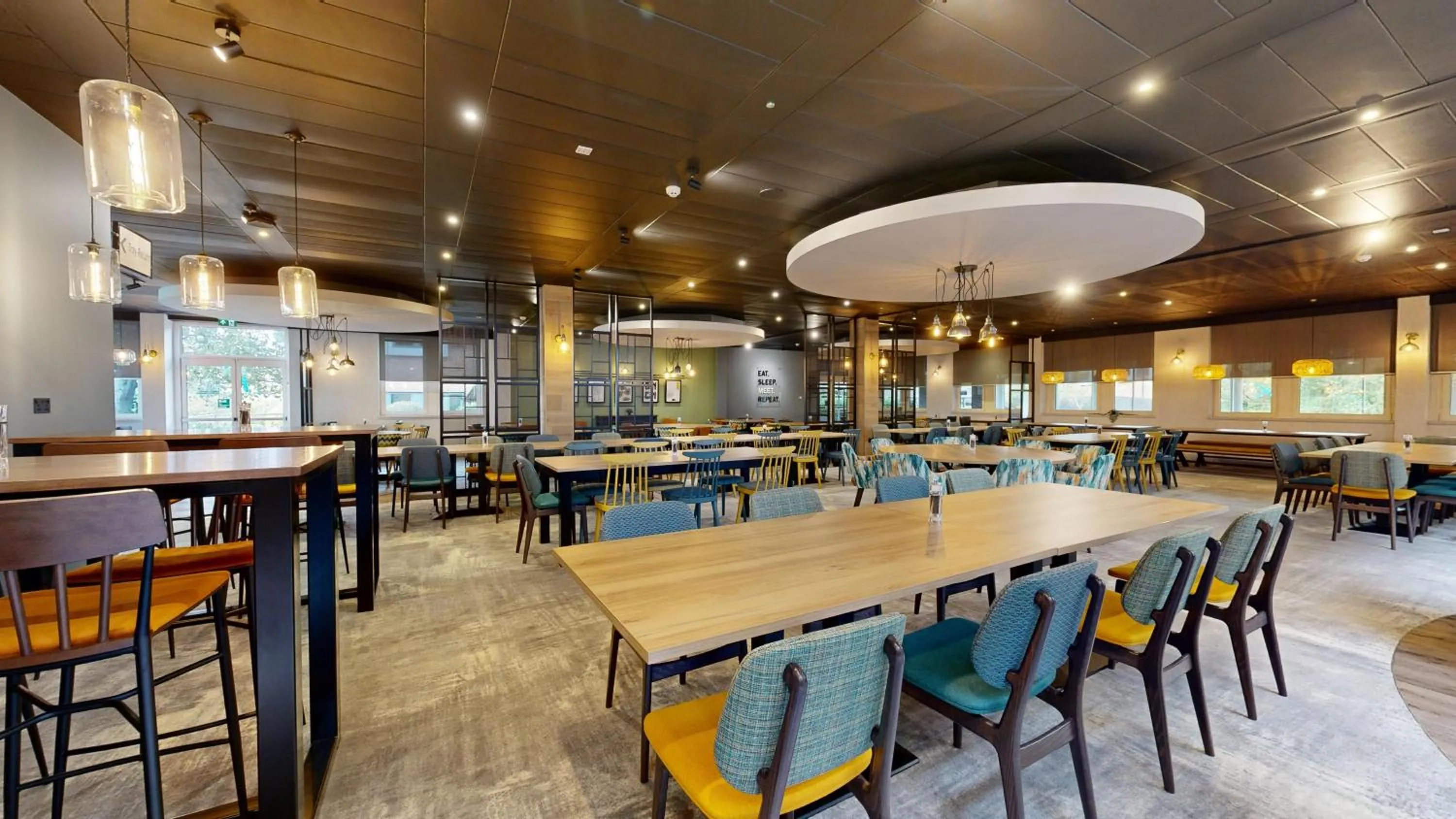 Restaurant/places to eat in Kents Hill Park Training & Conference Centre