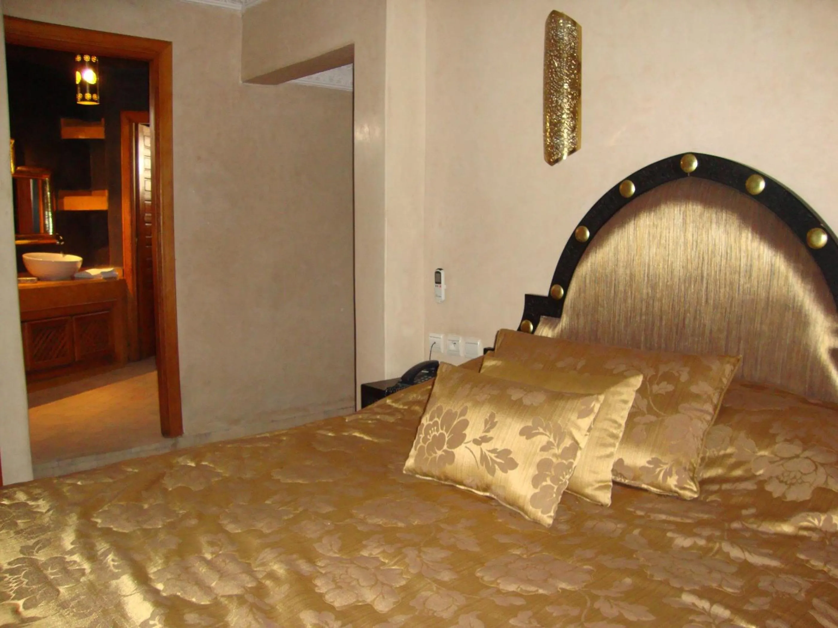 Bed in Riad Andalib