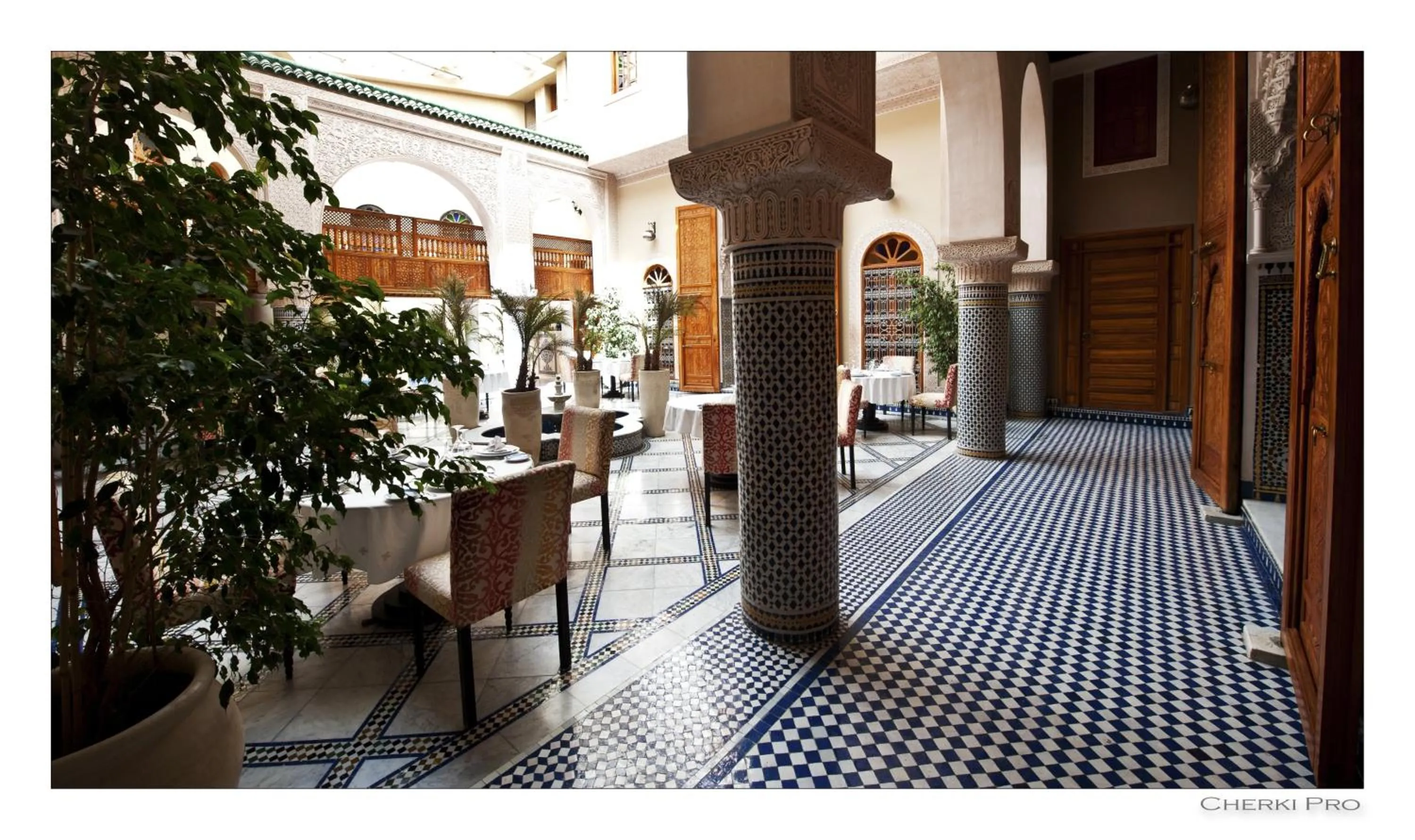 Restaurant/places to eat in Riad Andalib