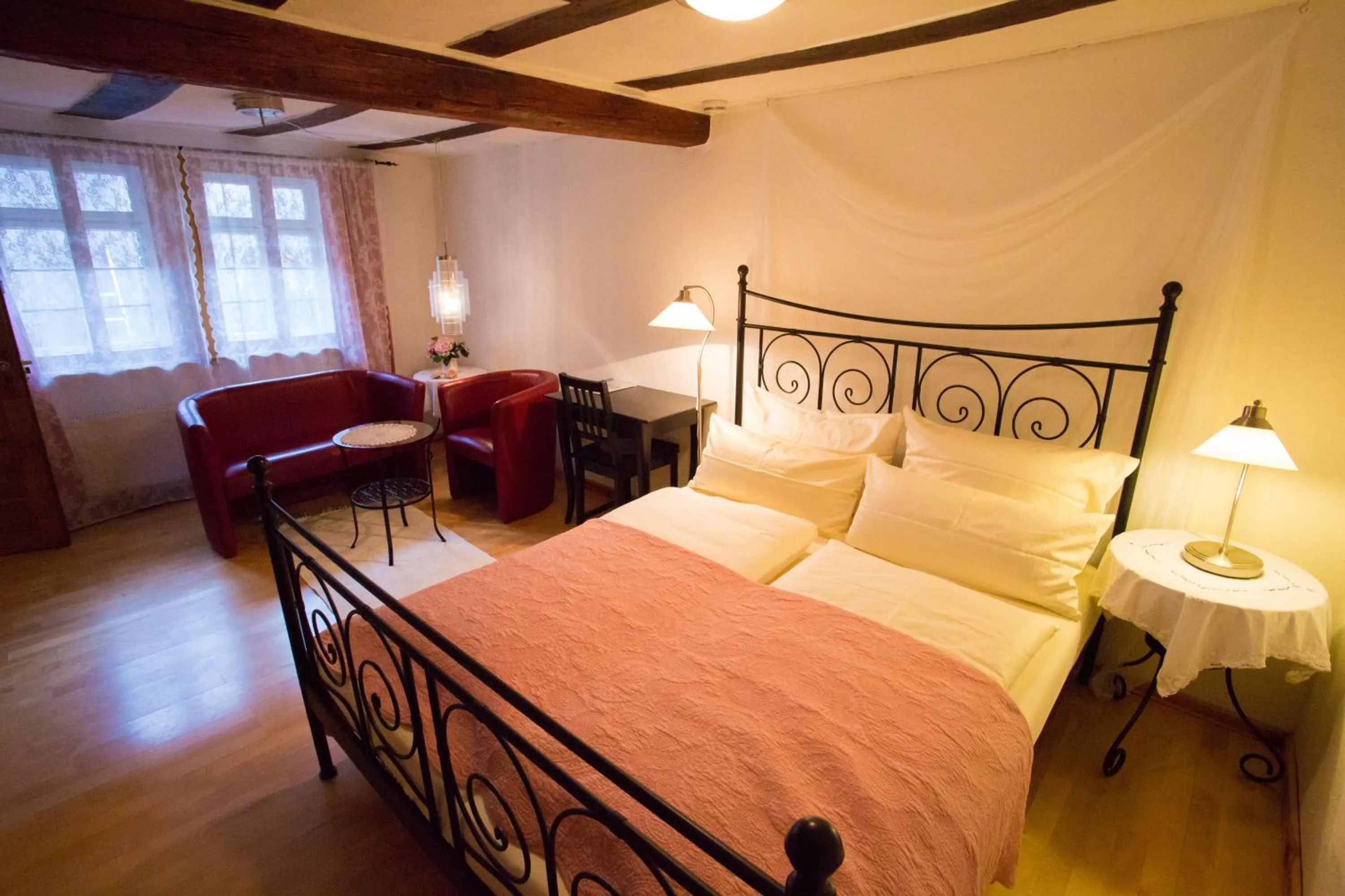 Photo of the whole room, Bed in Beate's Bed & Breakfast
