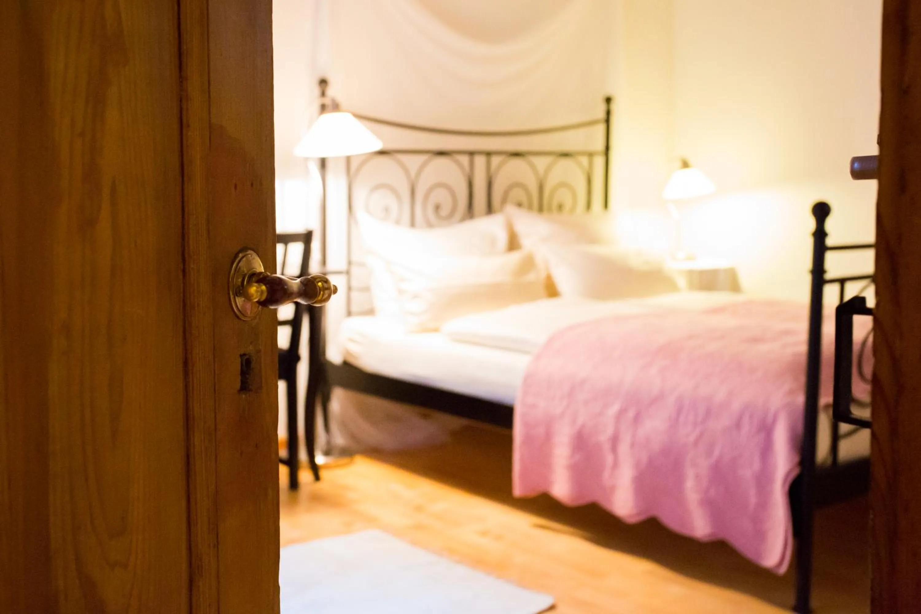 Photo of the whole room, Bed in Beate's Bed & Breakfast