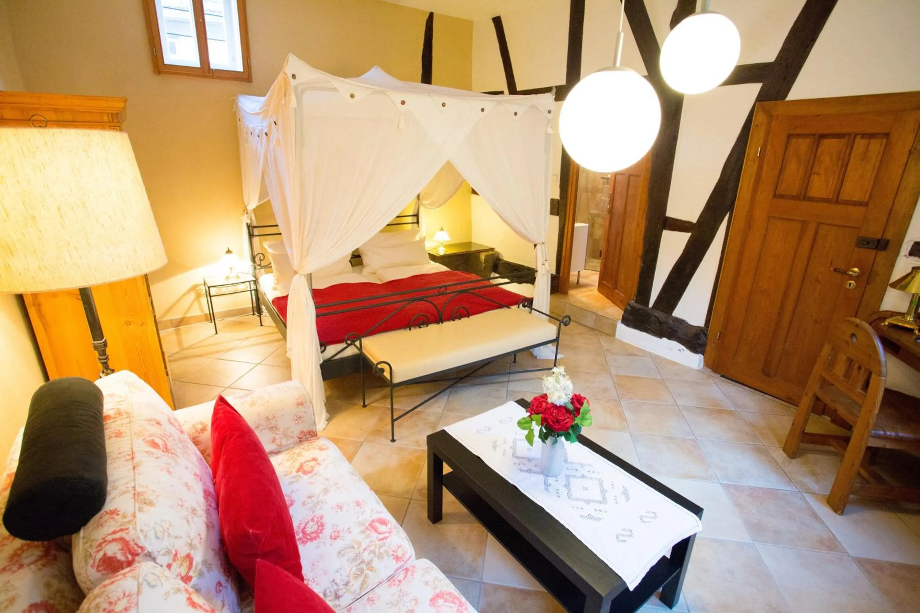 Photo of the whole room, Bed in Beate's Bed & Breakfast
