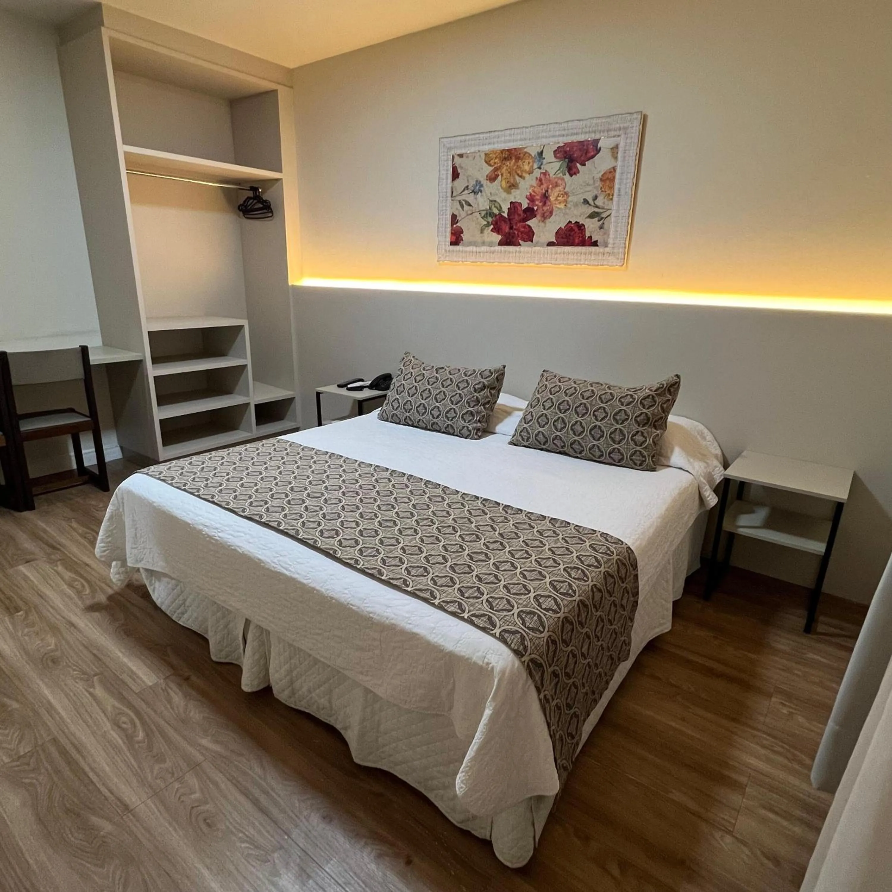 Bed in Hotel Geranium