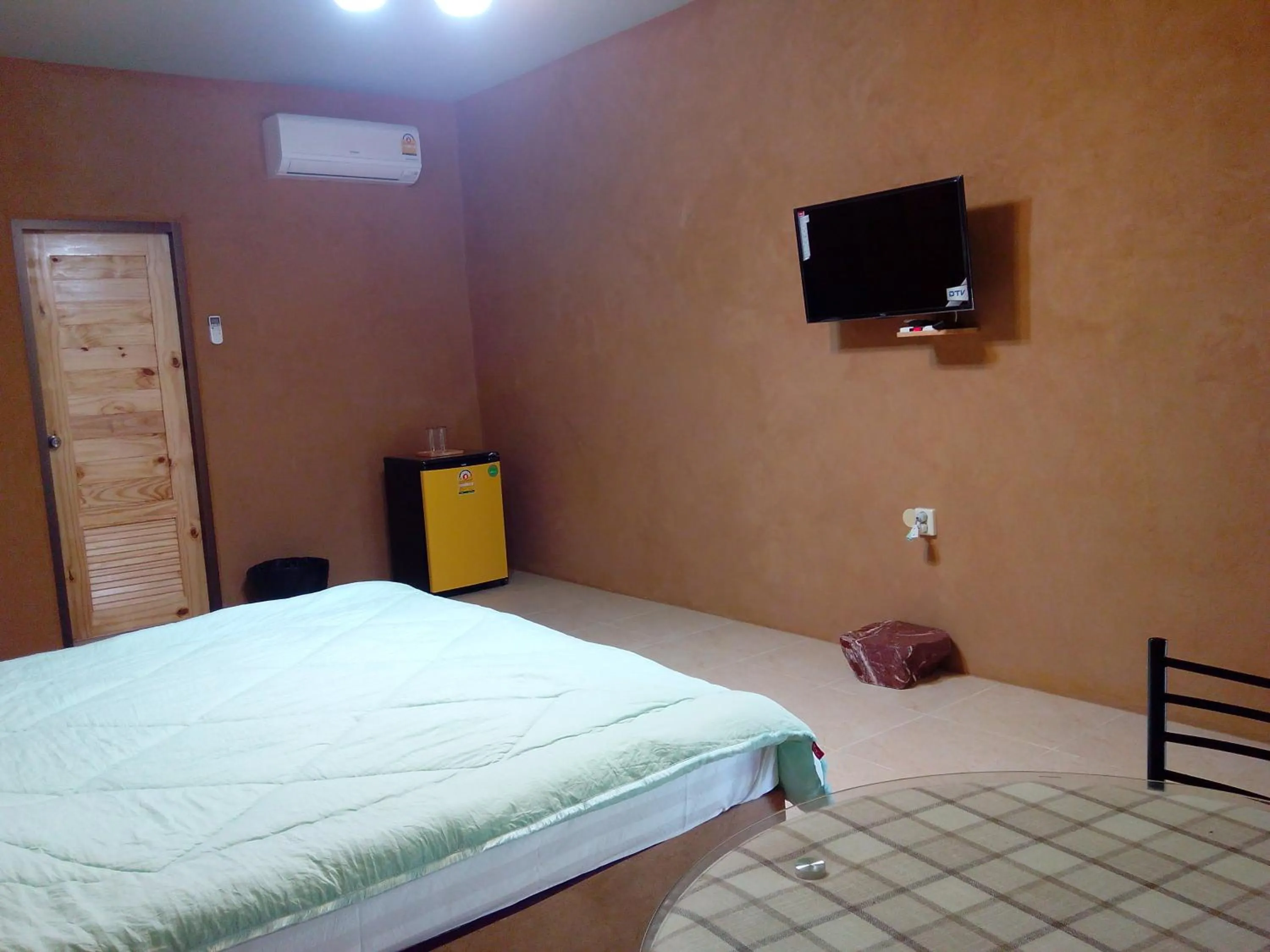 Photo of the whole room, Bed in Baandin resort