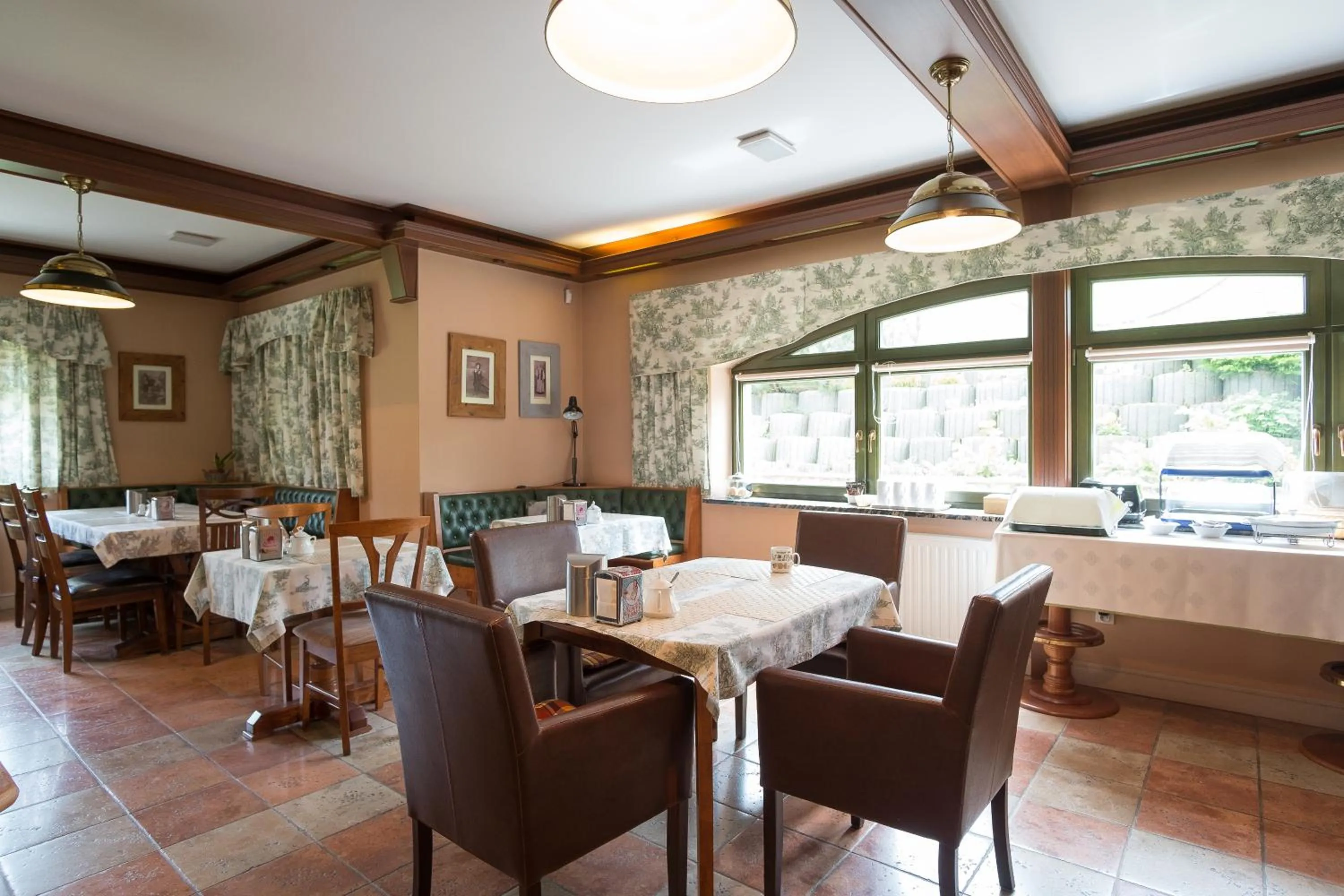 Dining area in Apolonia Willa