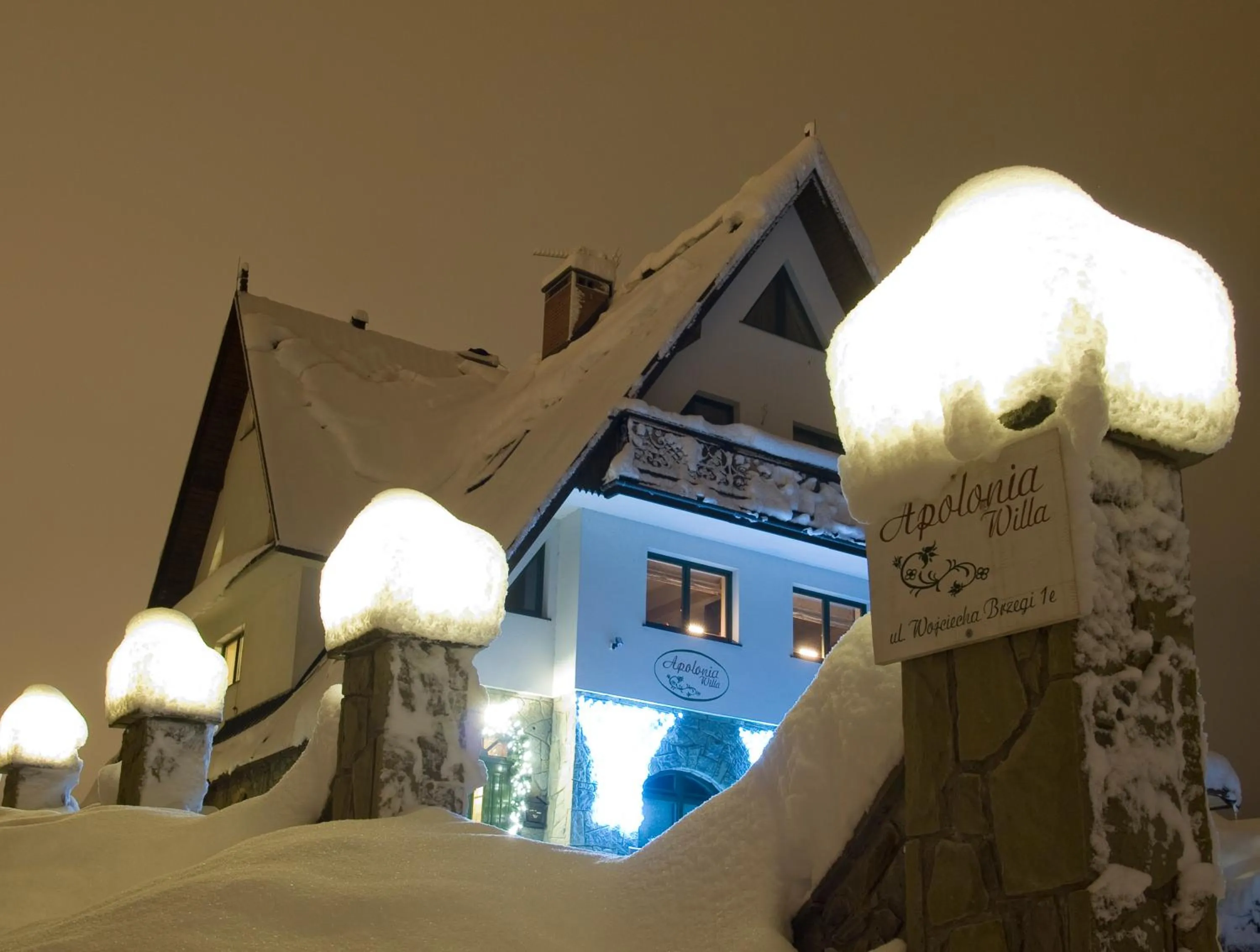 Property building in Apolonia Willa