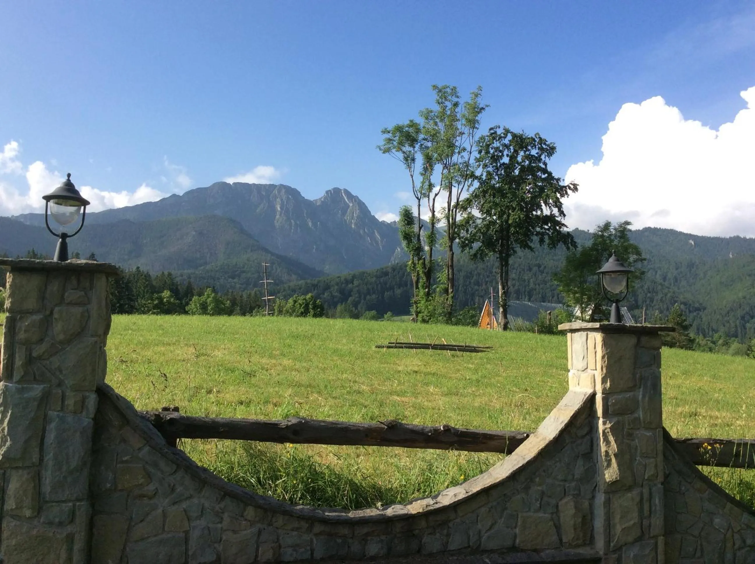 Spring in Apolonia Willa