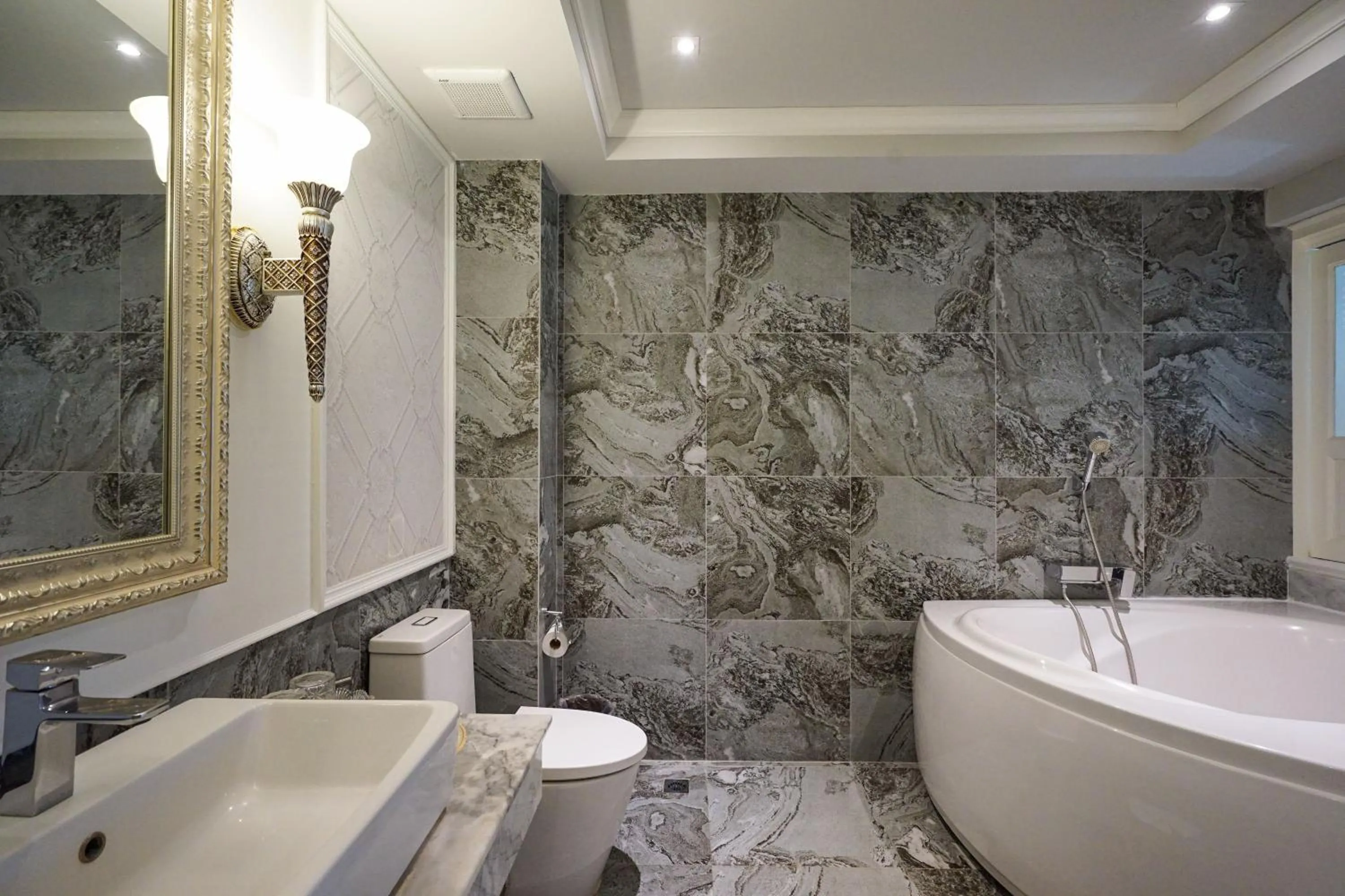 Bathroom in At Pingnakorn Riverside