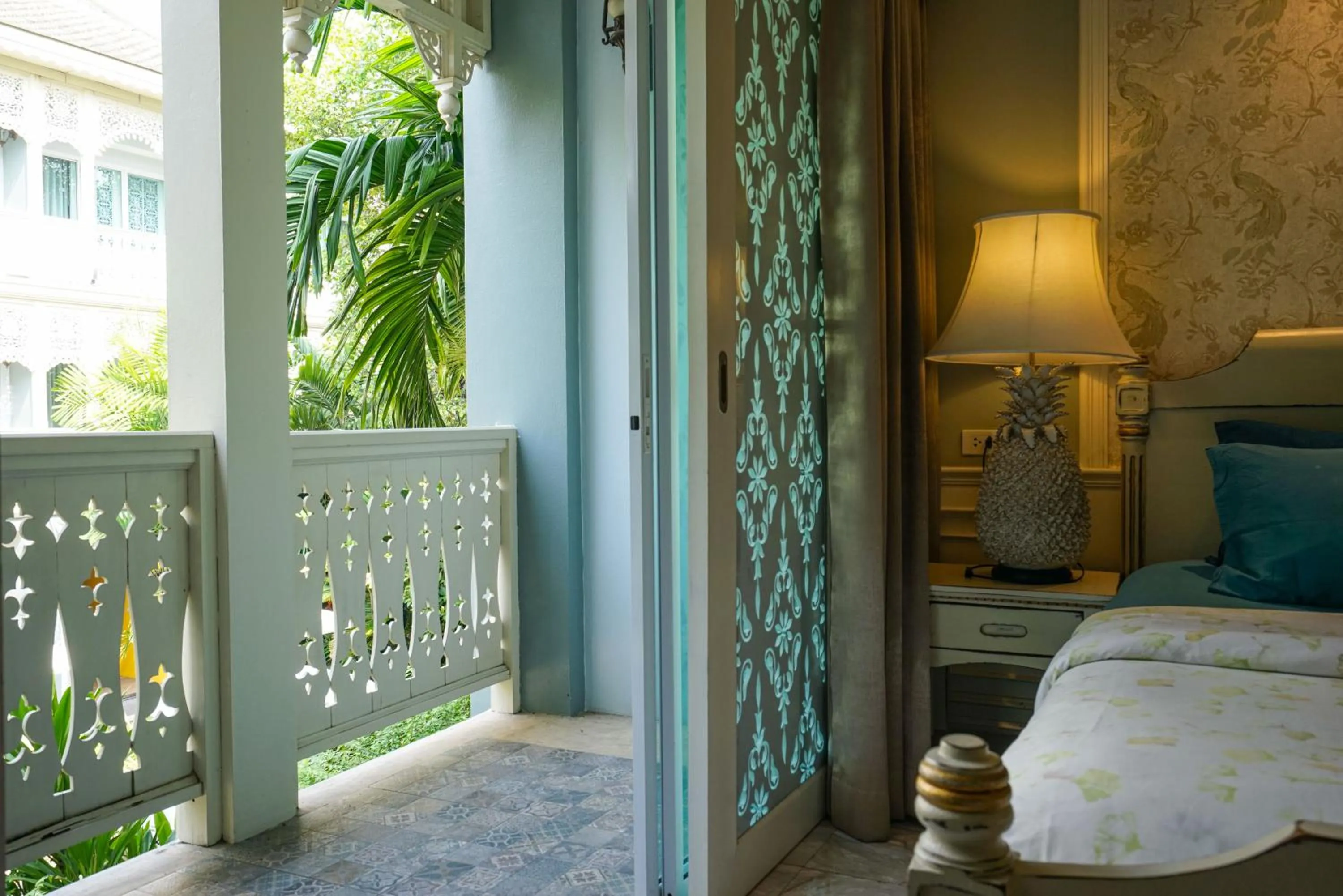 View (from property/room), Bed in At Pingnakorn Riverside