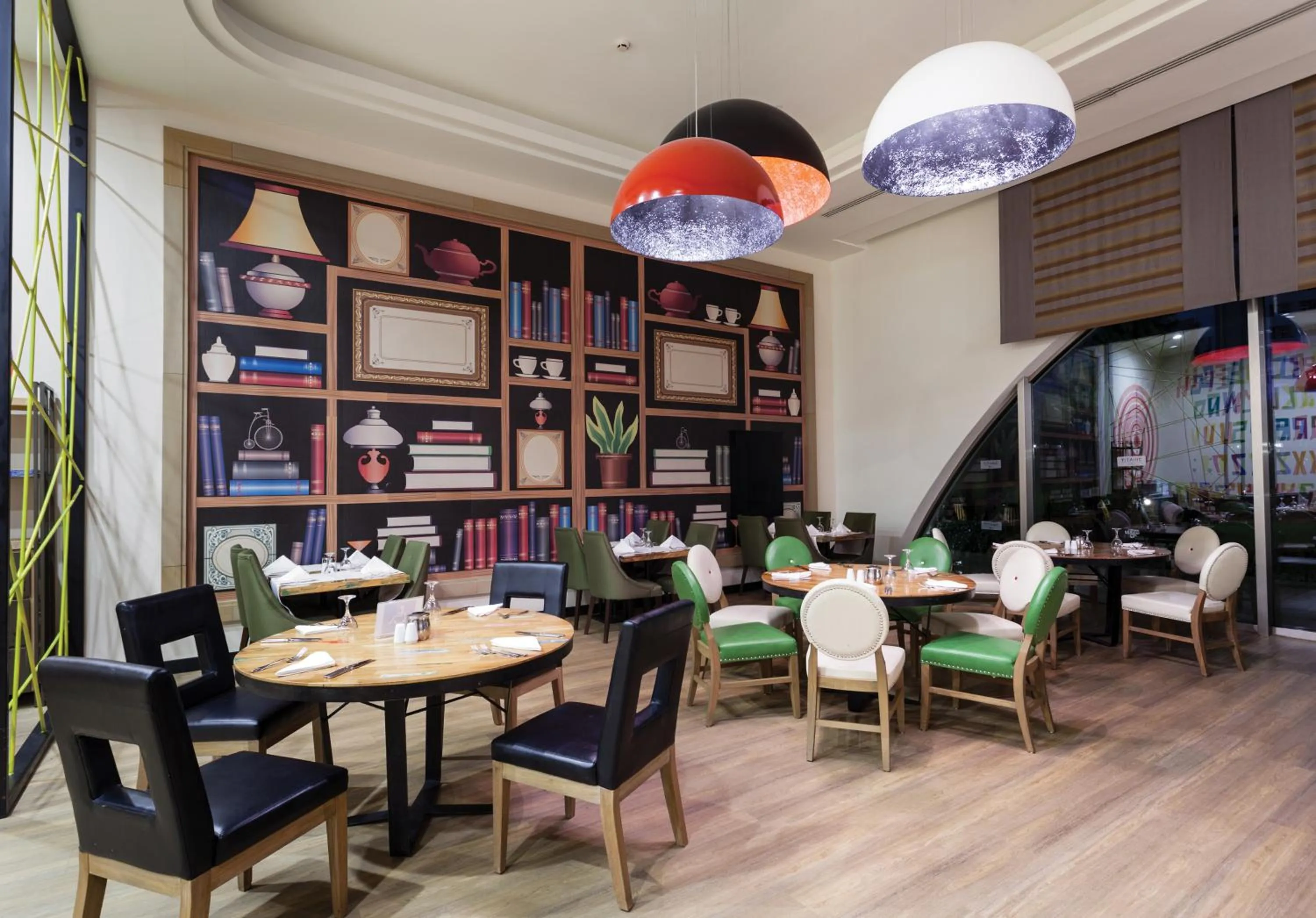 Restaurant/places to eat in Titanic Deluxe Lara