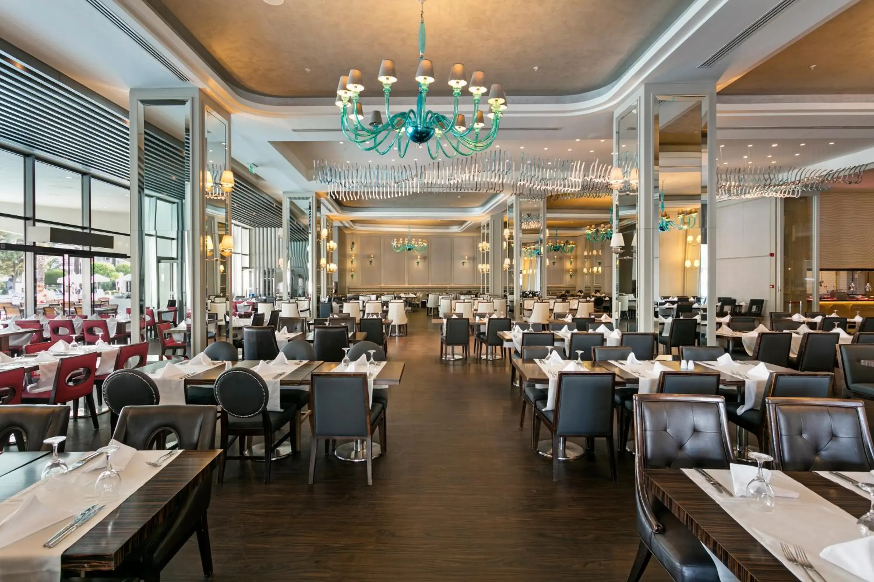 Restaurant/Places to Eat in Titanic Deluxe Lara