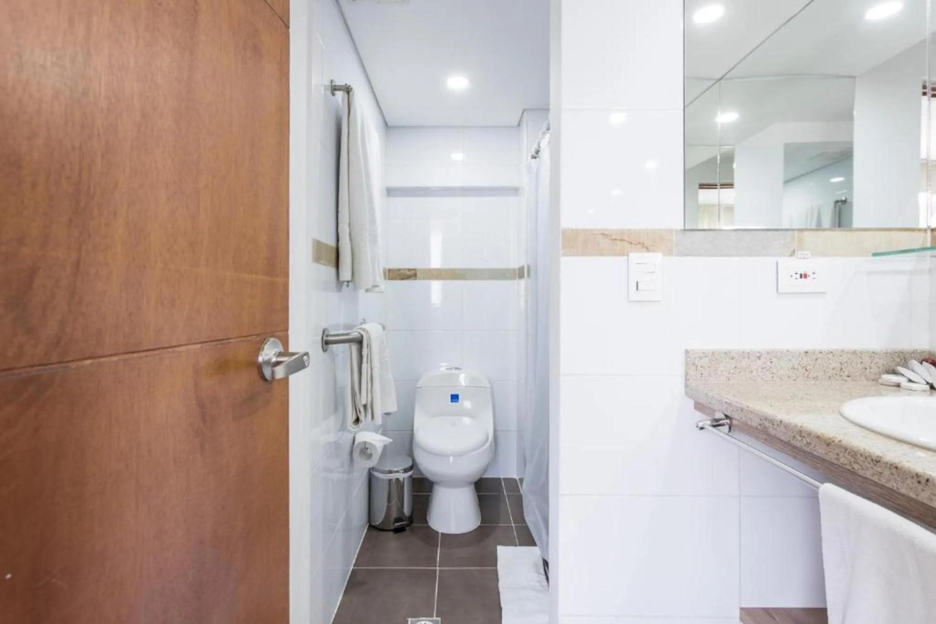 Bathroom in Hotel Florencia Plaza