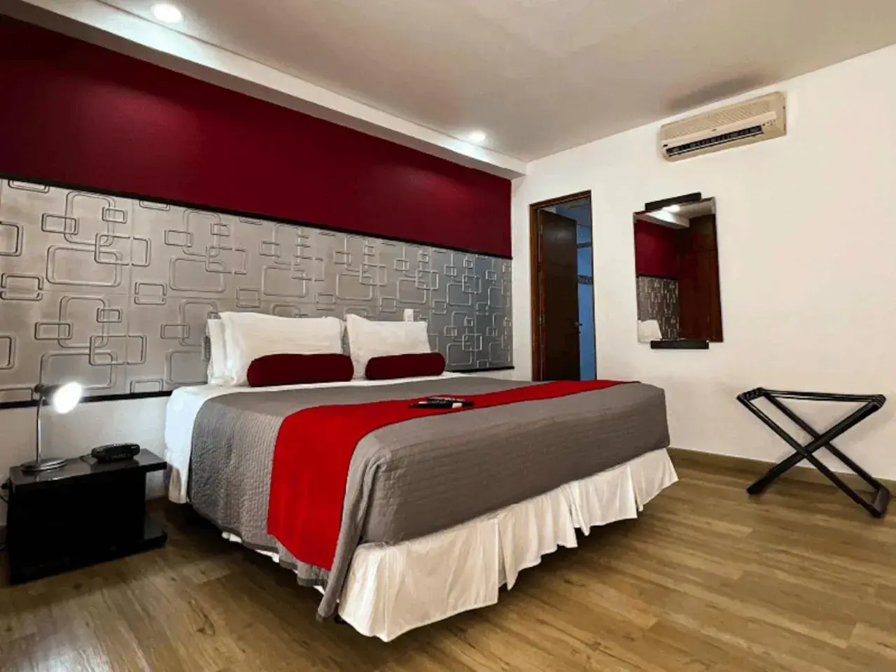 Large Double Room in Hotel Florencia Plaza Large Double Room in Hotel Florencia Plaza