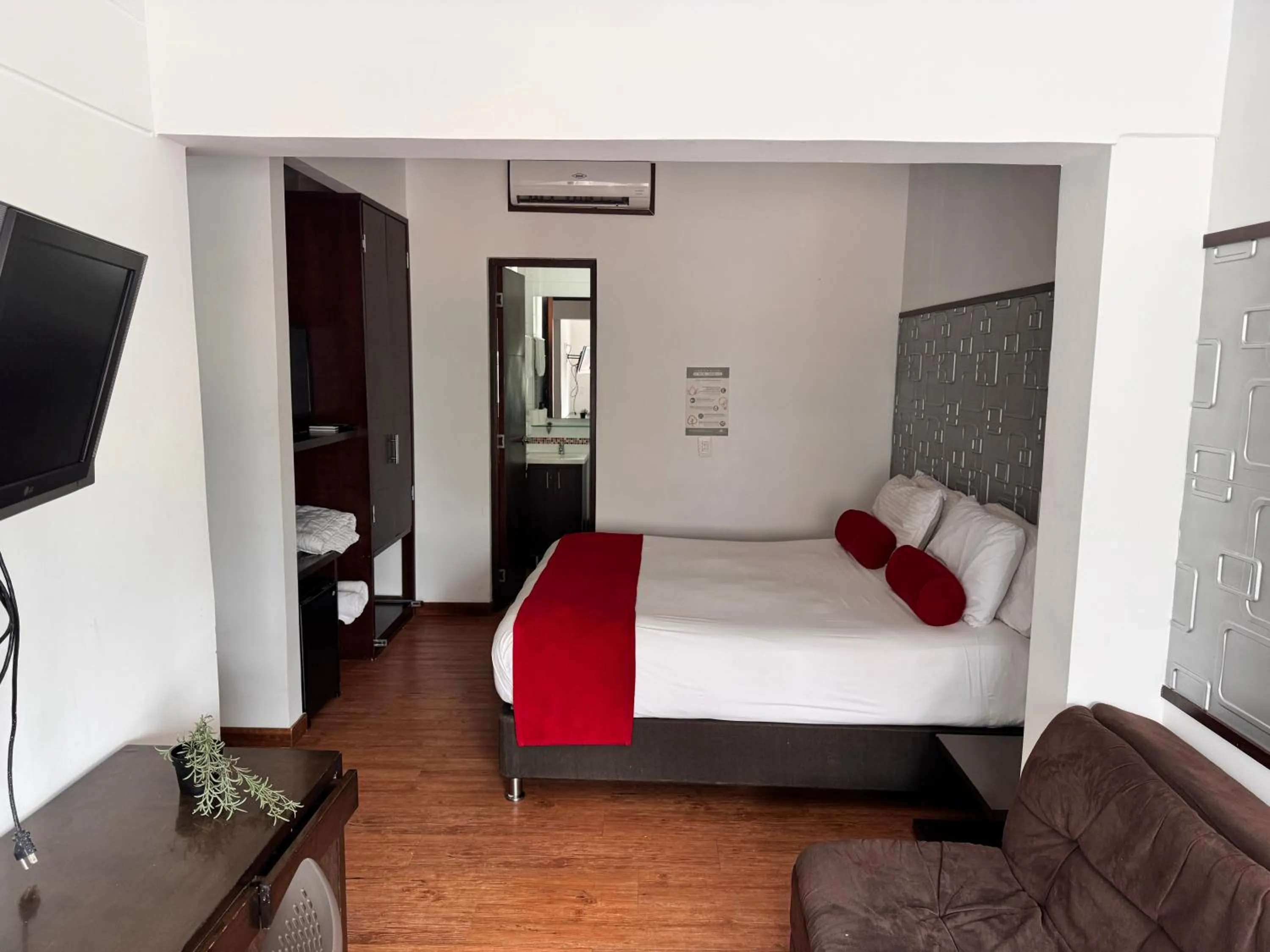 TV and multimedia, Bed in Hotel Florencia Plaza