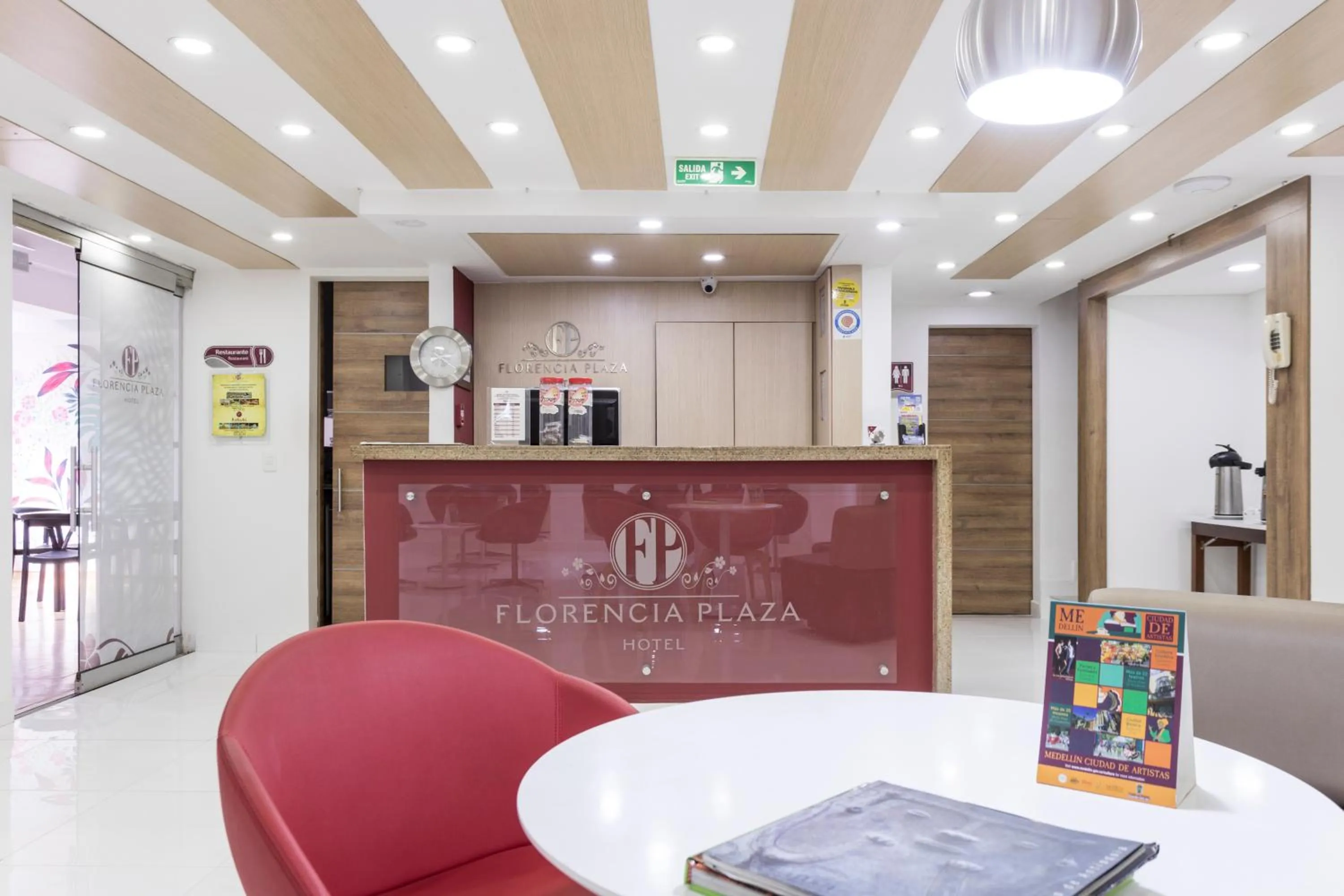 Lobby or reception in Hotel Florencia Plaza