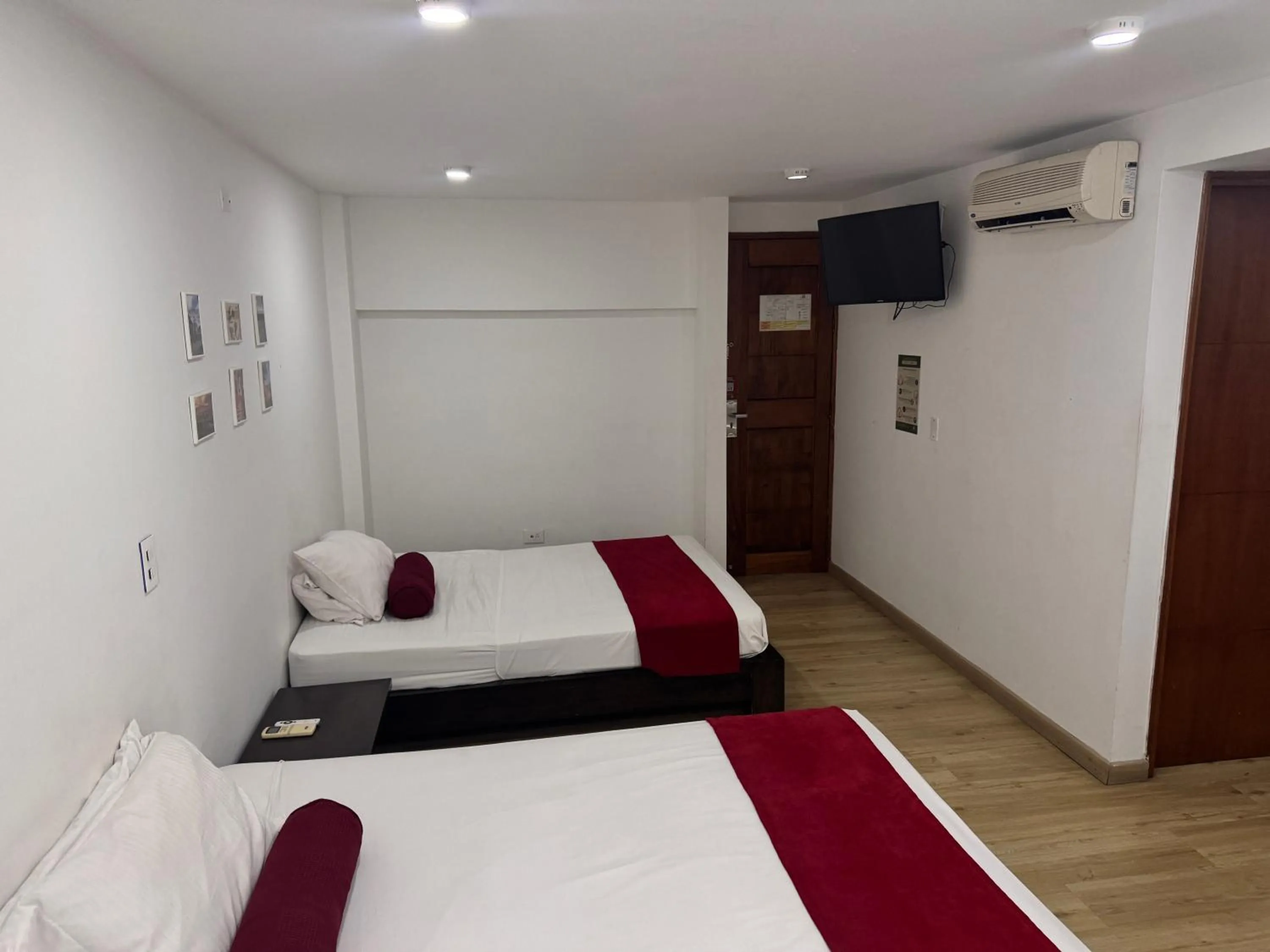 TV and multimedia, Bed in Hotel Florencia Plaza