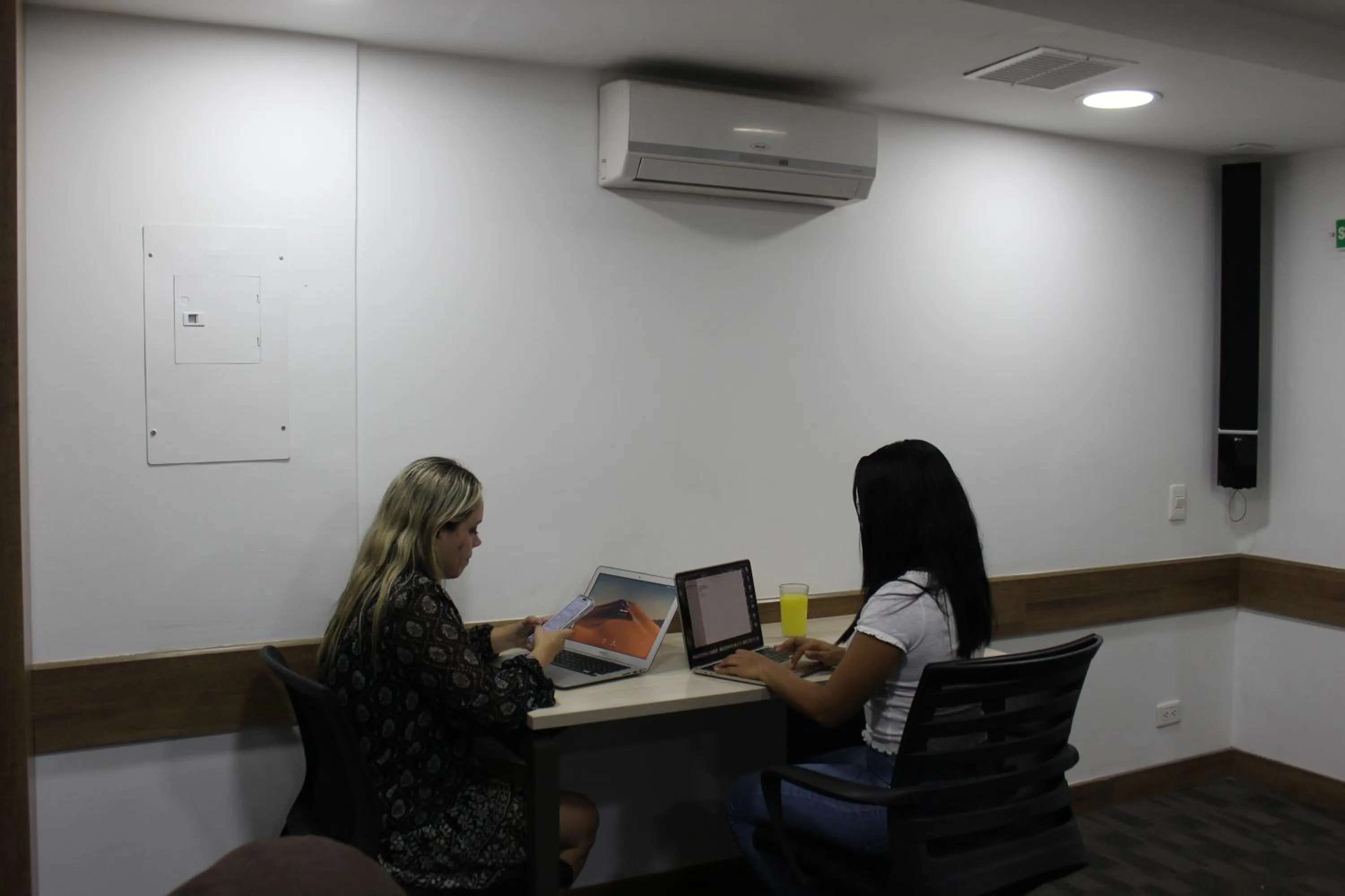 Meeting/conference room in Hotel Florencia Plaza