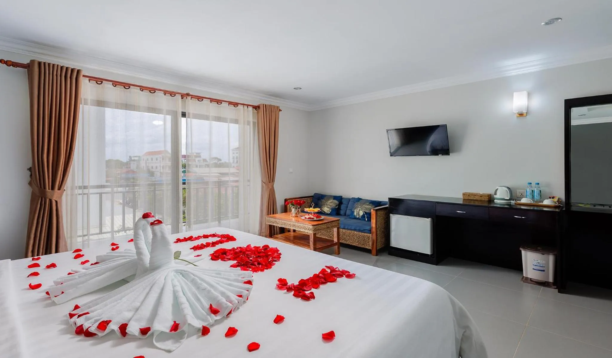 Bed in Ratana Angkor Hotel