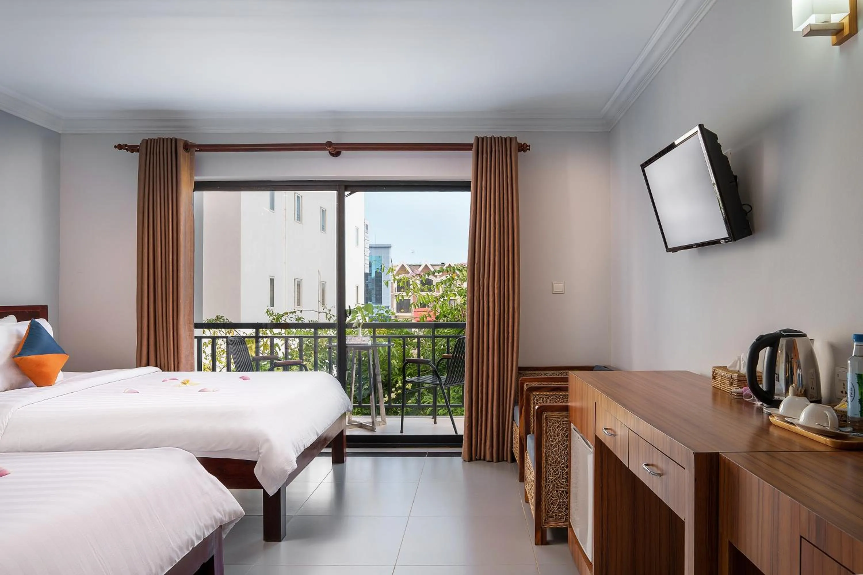 Bed in Ratana Angkor Hotel