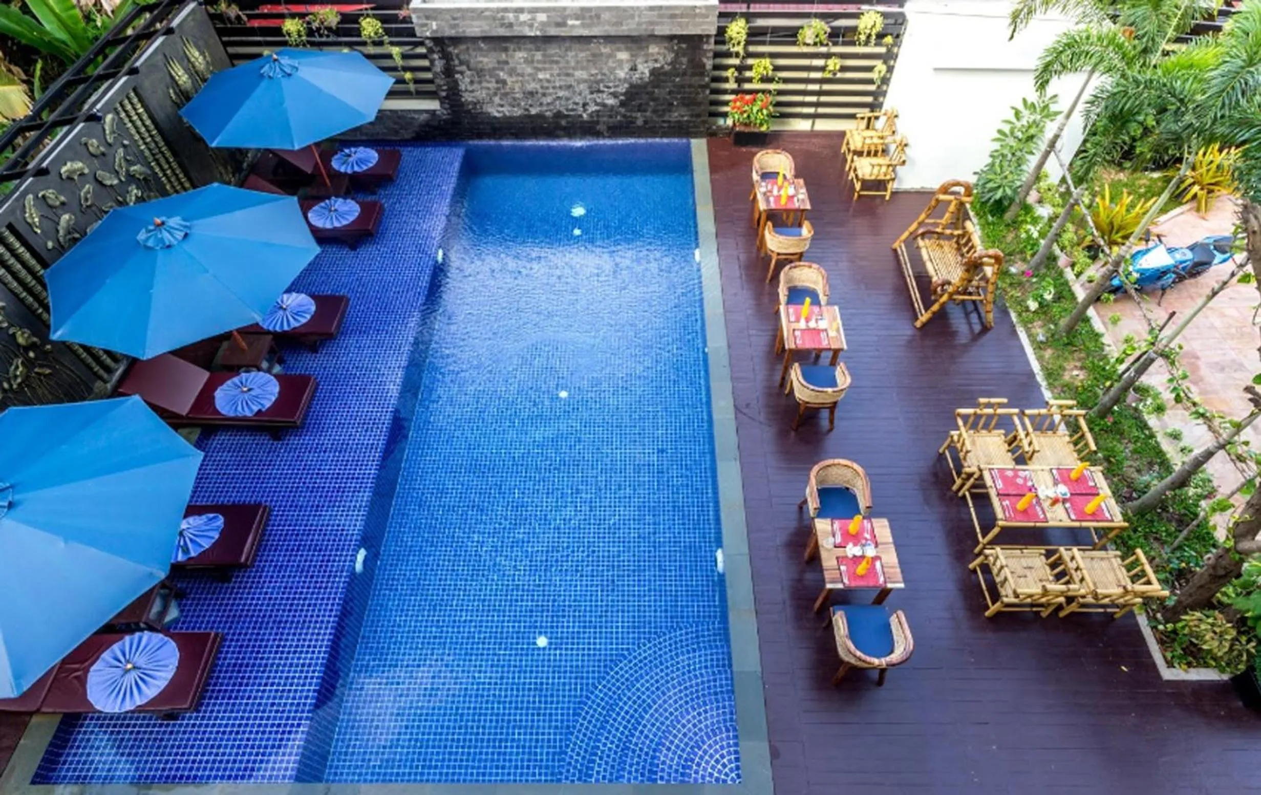 Pool view in Ratana Angkor Hotel