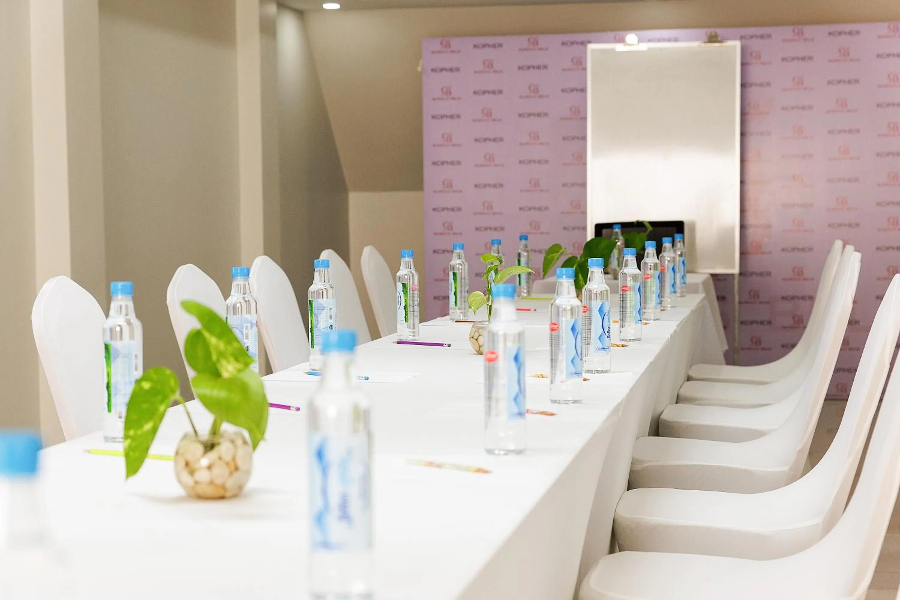 Meeting/conference room in Ratana Angkor Hotel