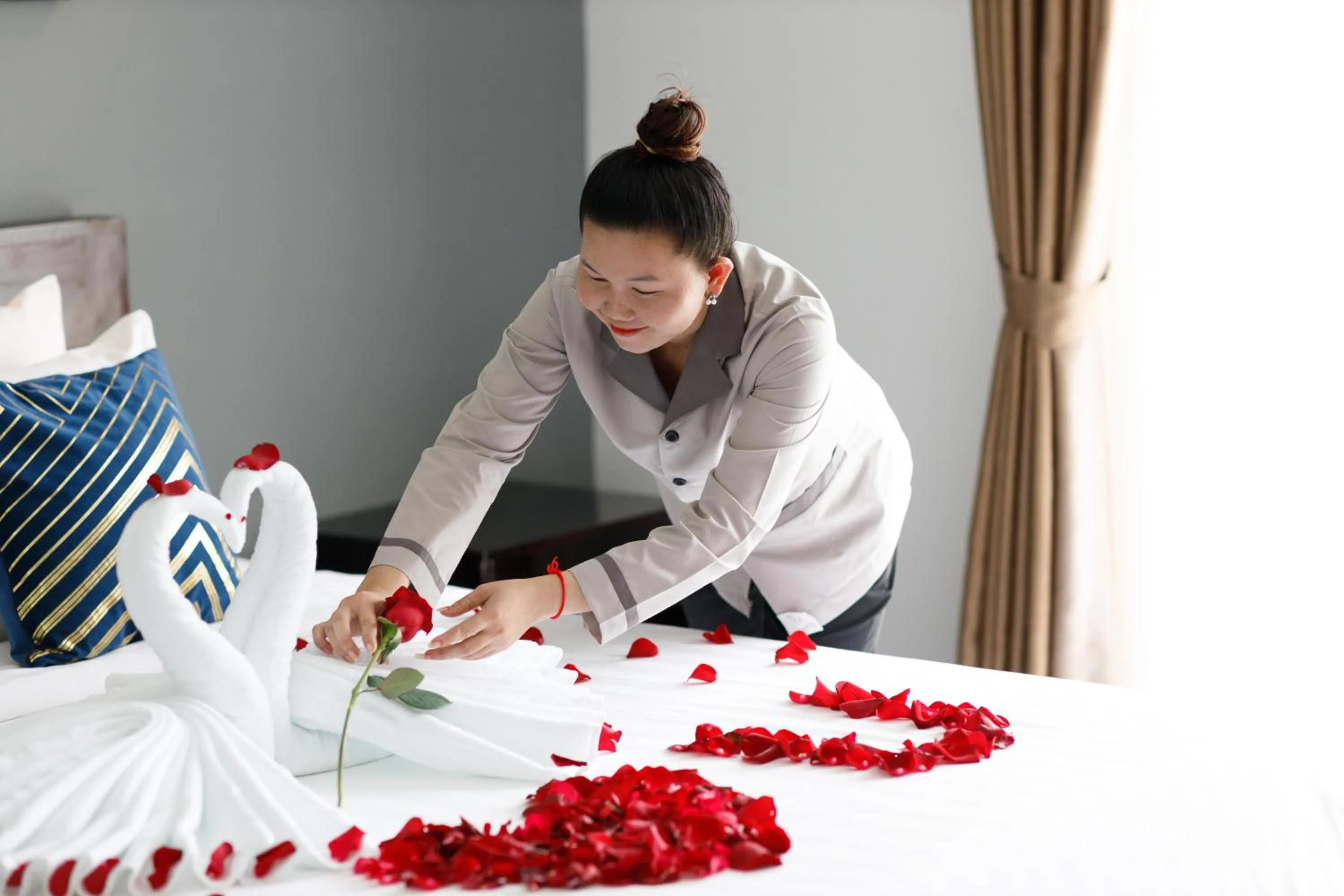 Bed in Ratana Angkor Hotel