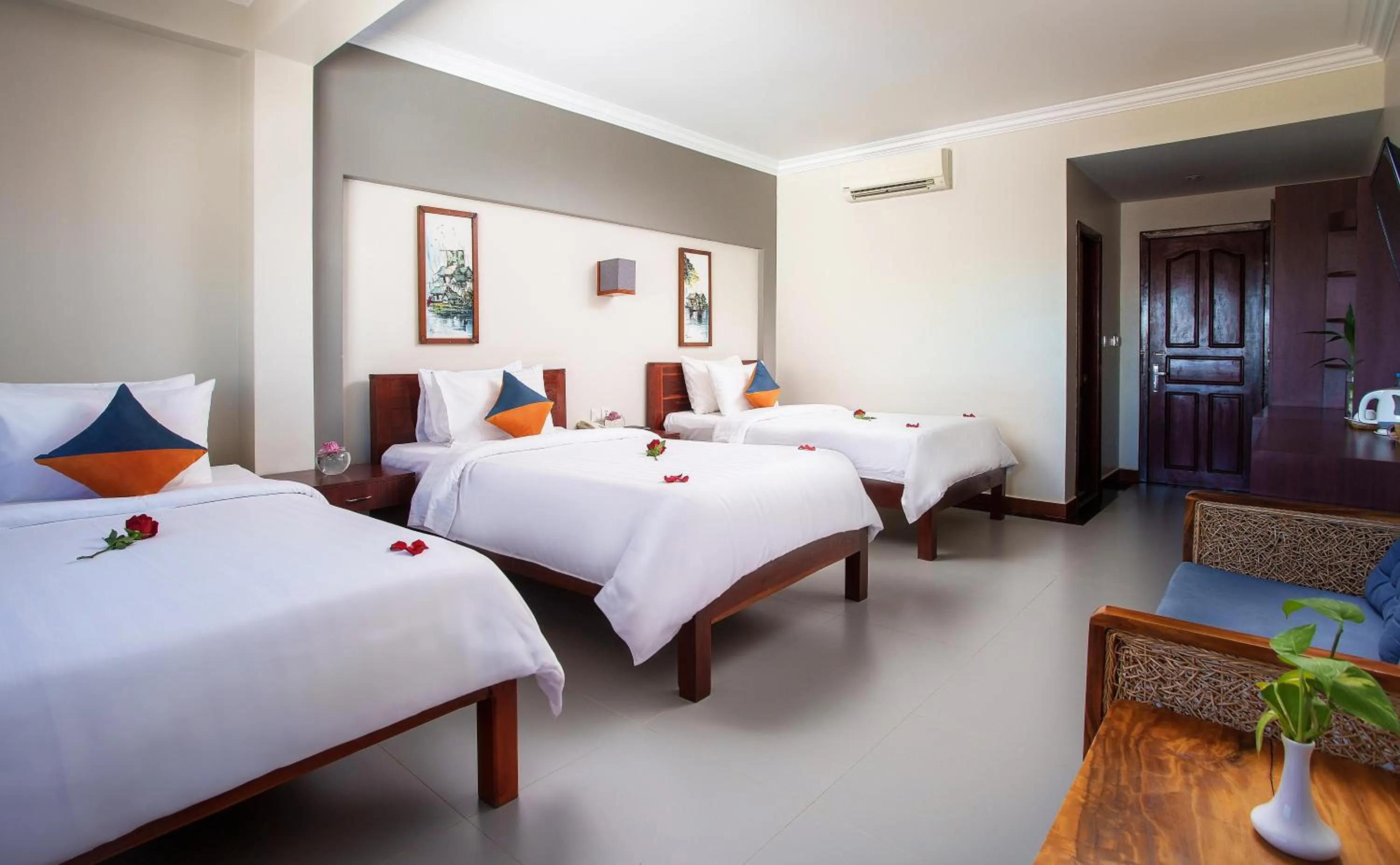 Bed in Ratana Angkor Hotel