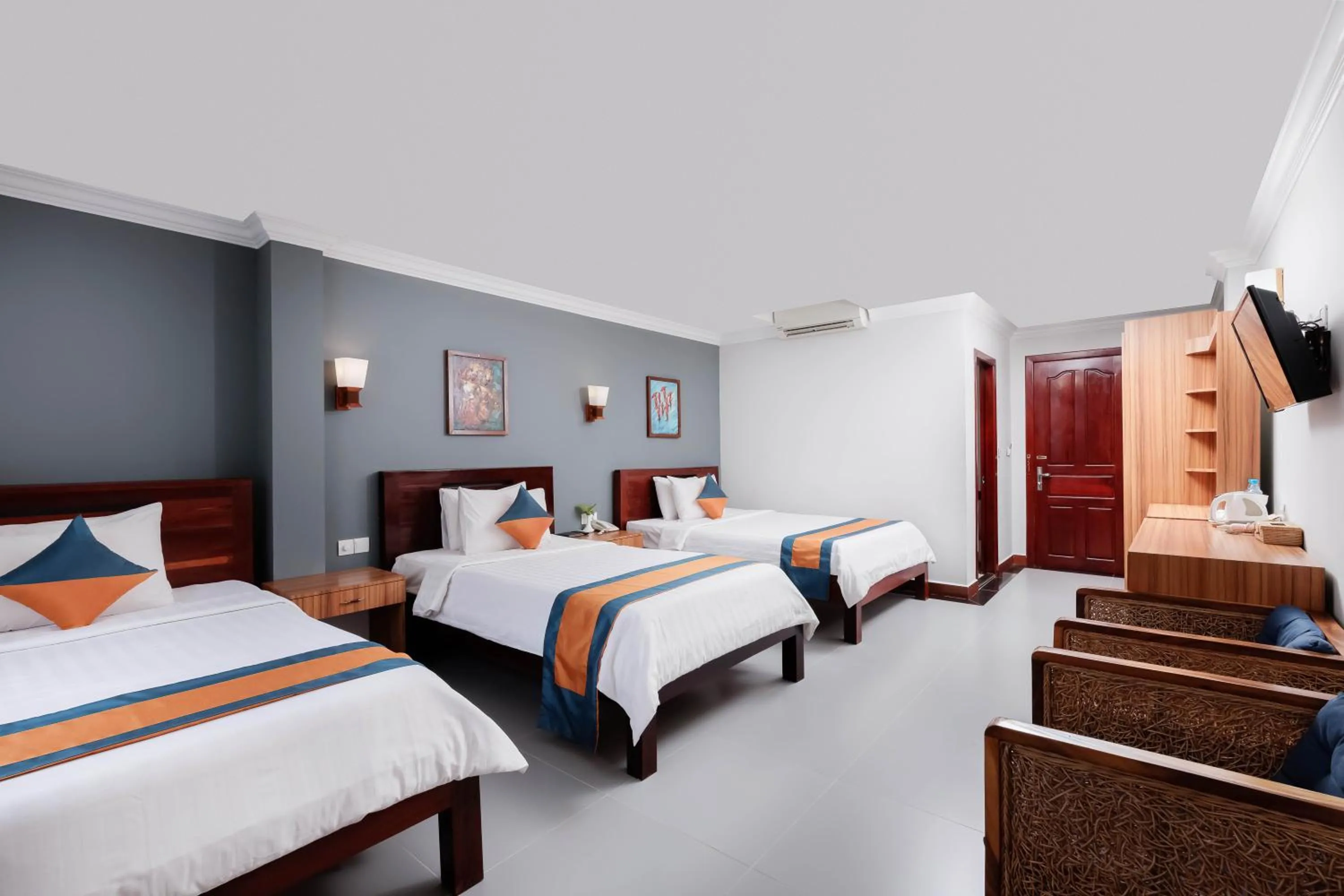 Bed in Ratana Angkor Hotel