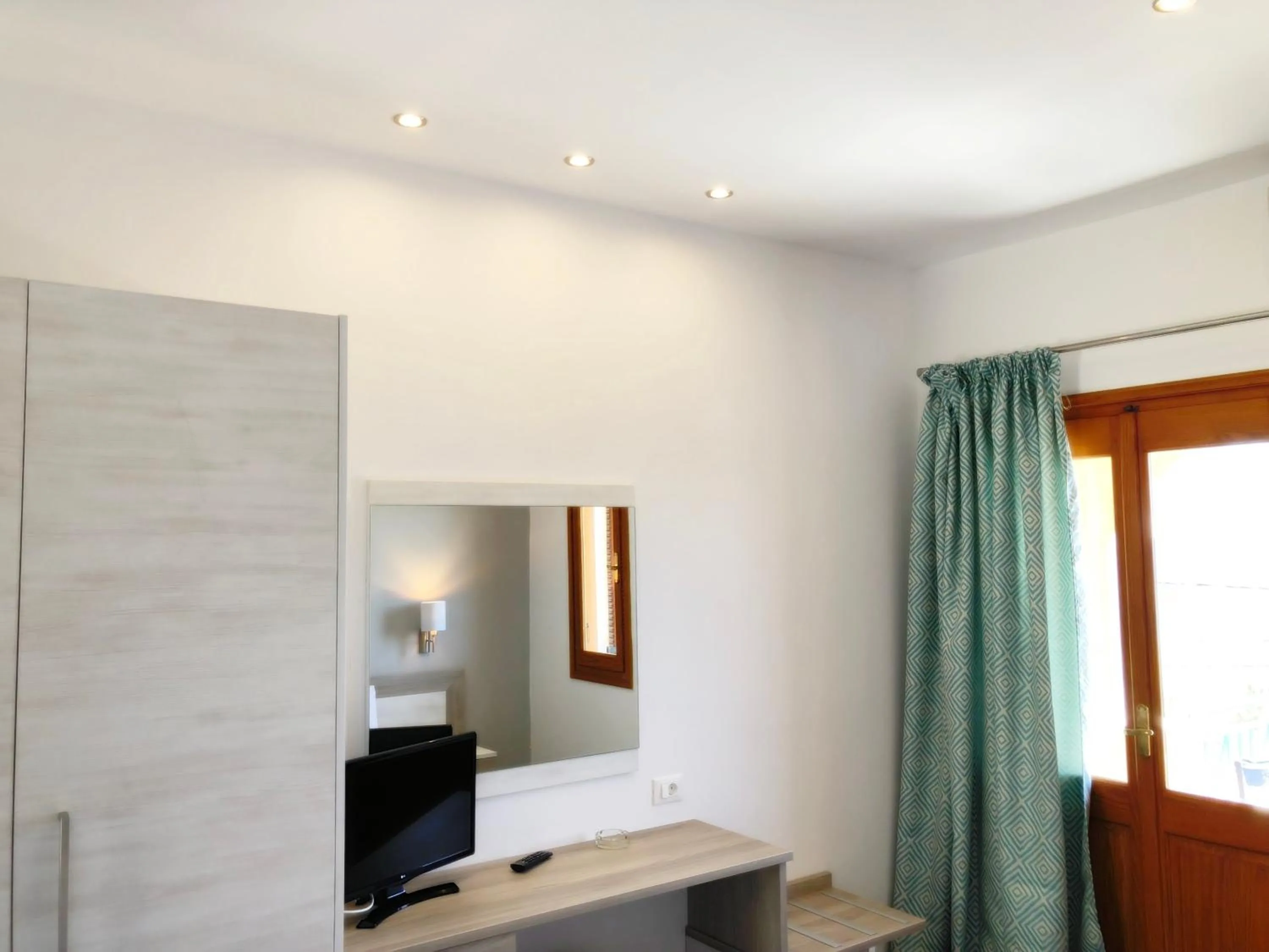 TV and multimedia in Votsalakia Hotel