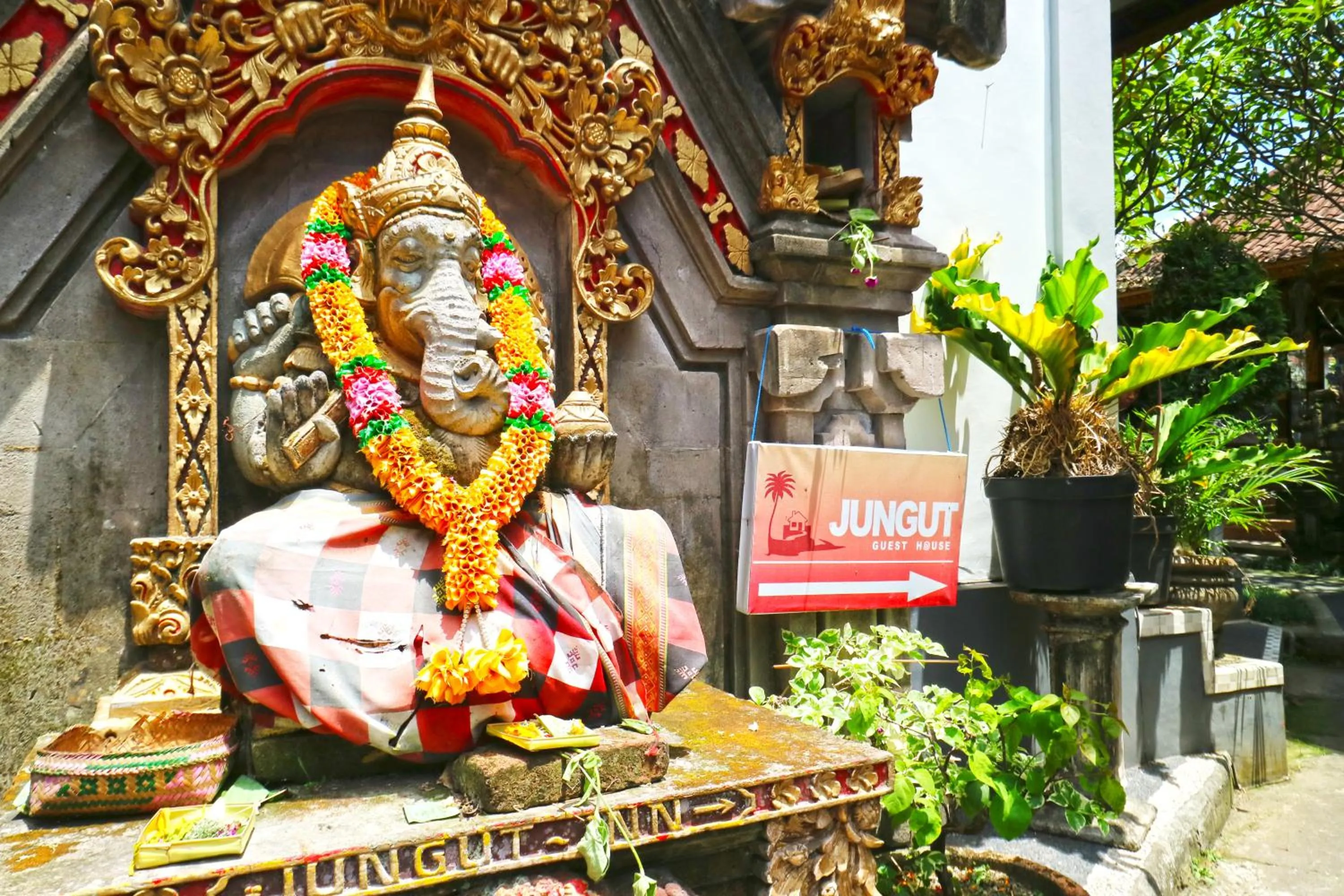Property logo or sign in Jungut Guest House Ubud