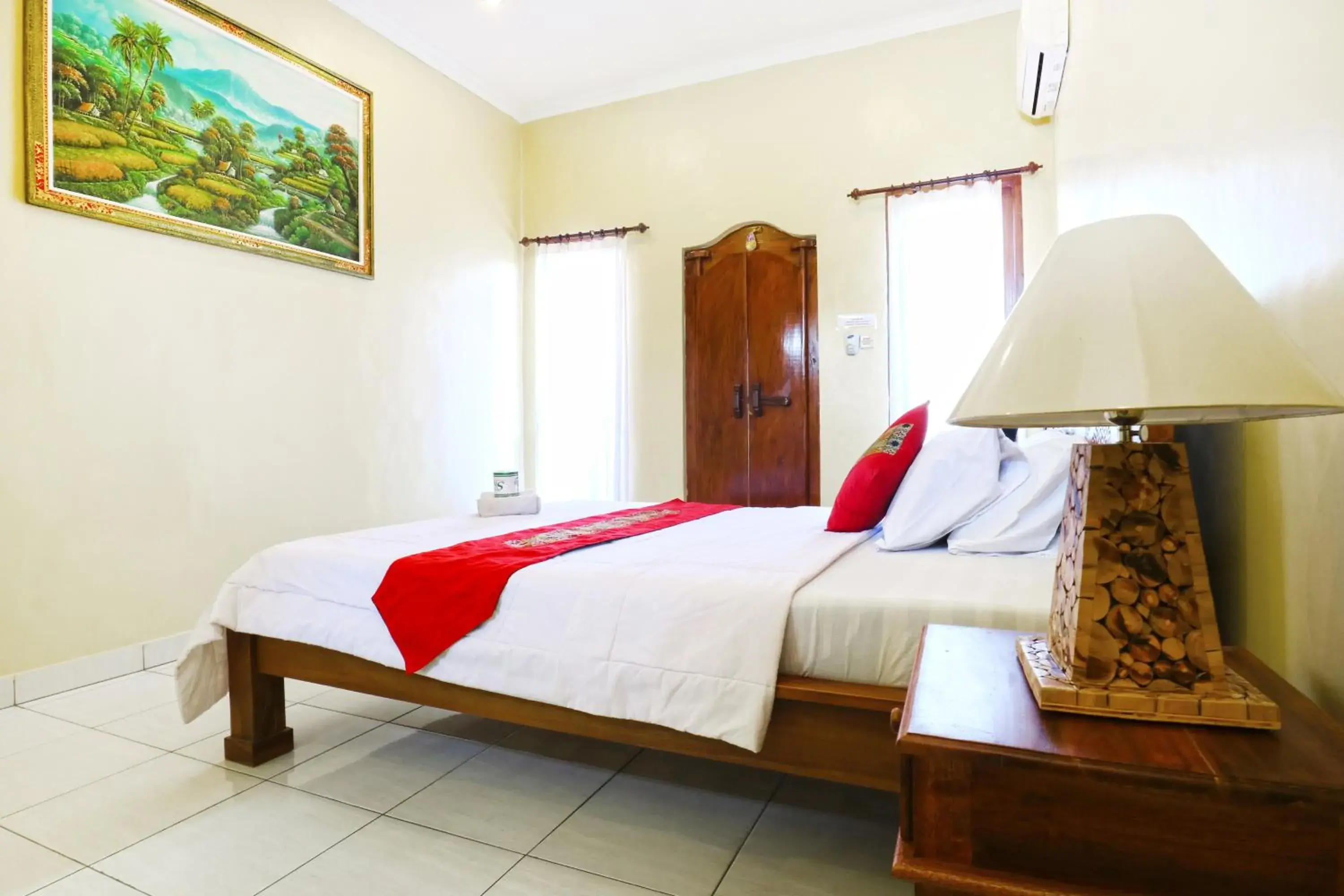 Bed in Jungut Guest House Ubud Bed in Jungut Guest House Ubud