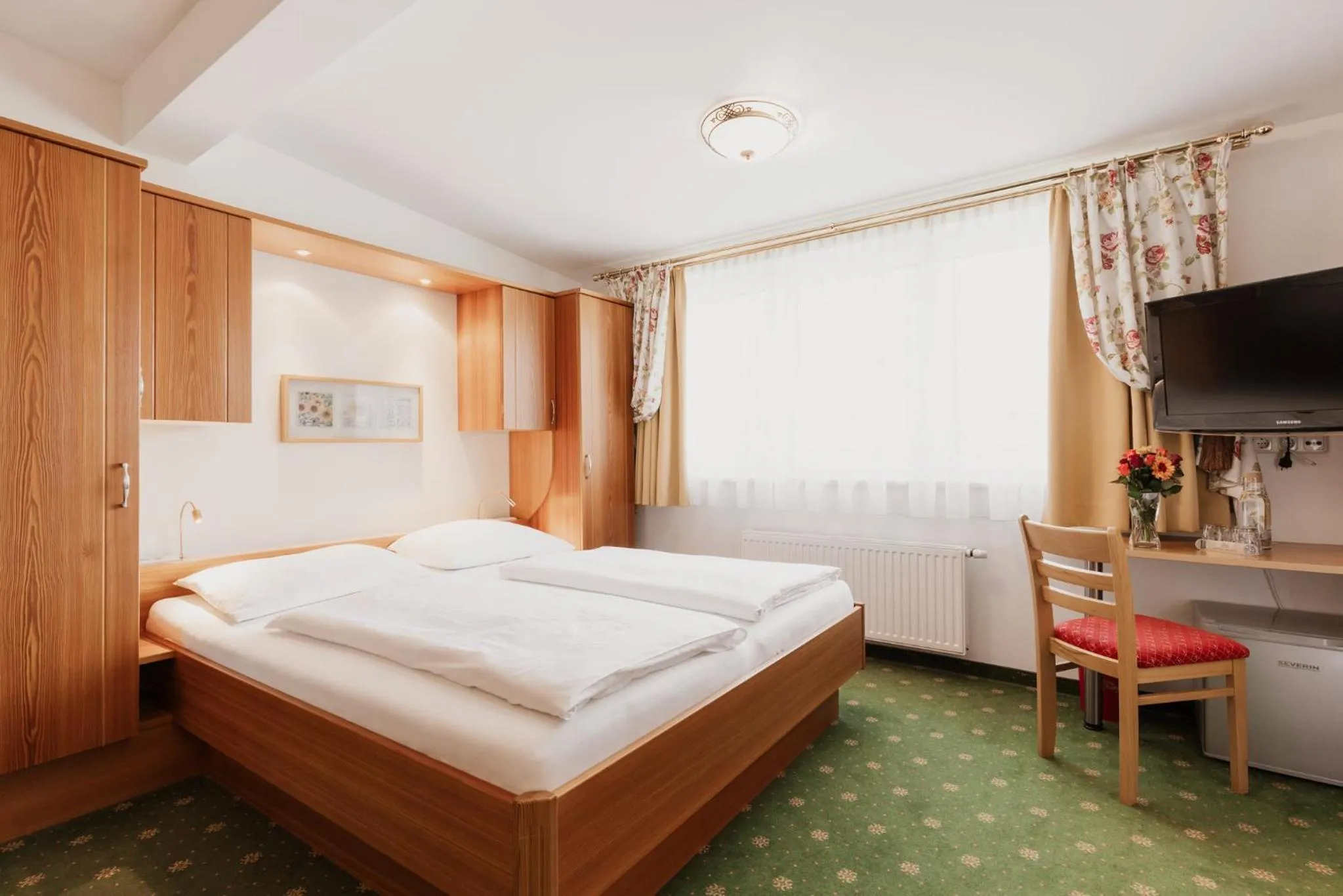 Bedroom, Bed in Hotel Gratz Großarl