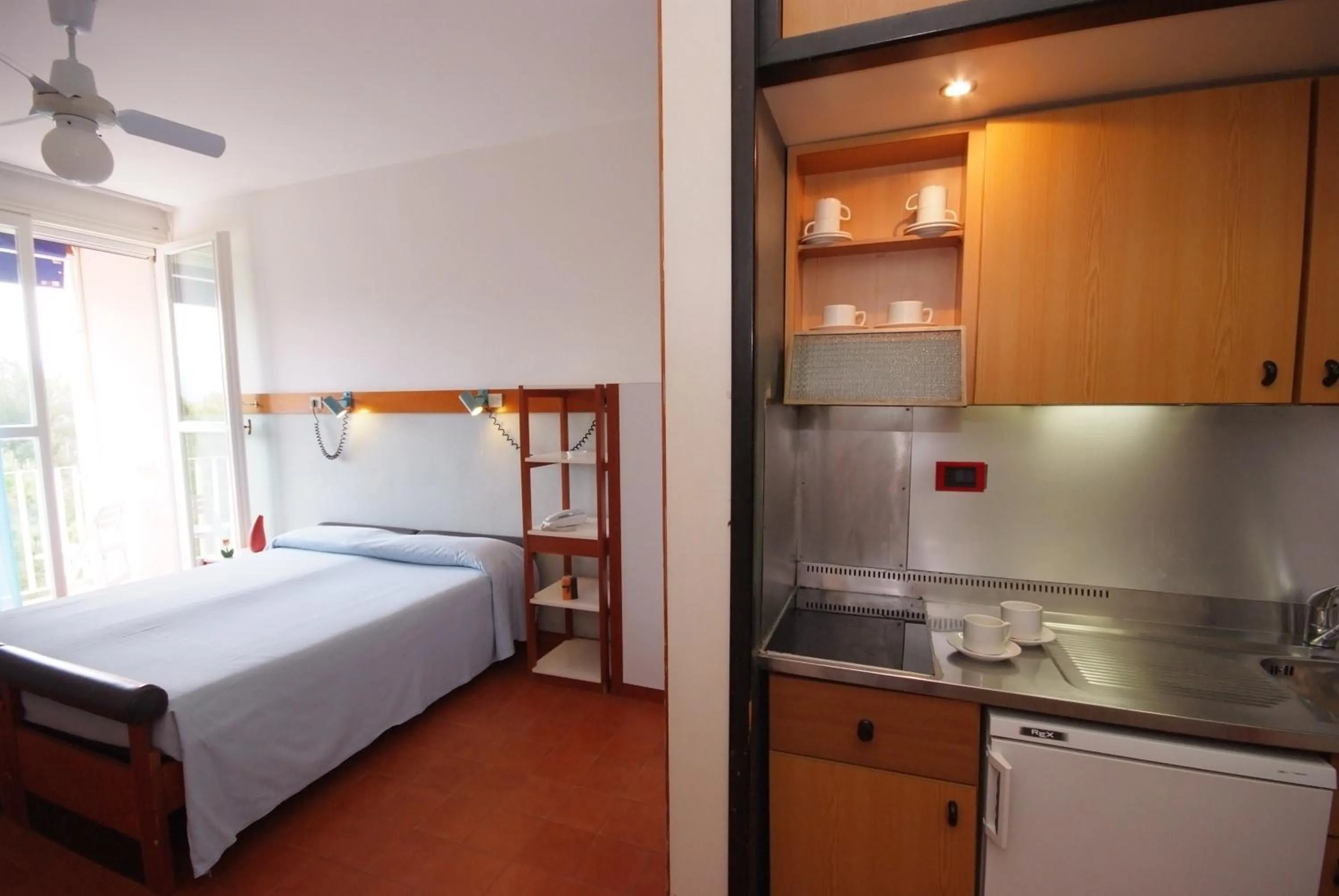 Kitchen or kitchenette, Bed in Residence Elite