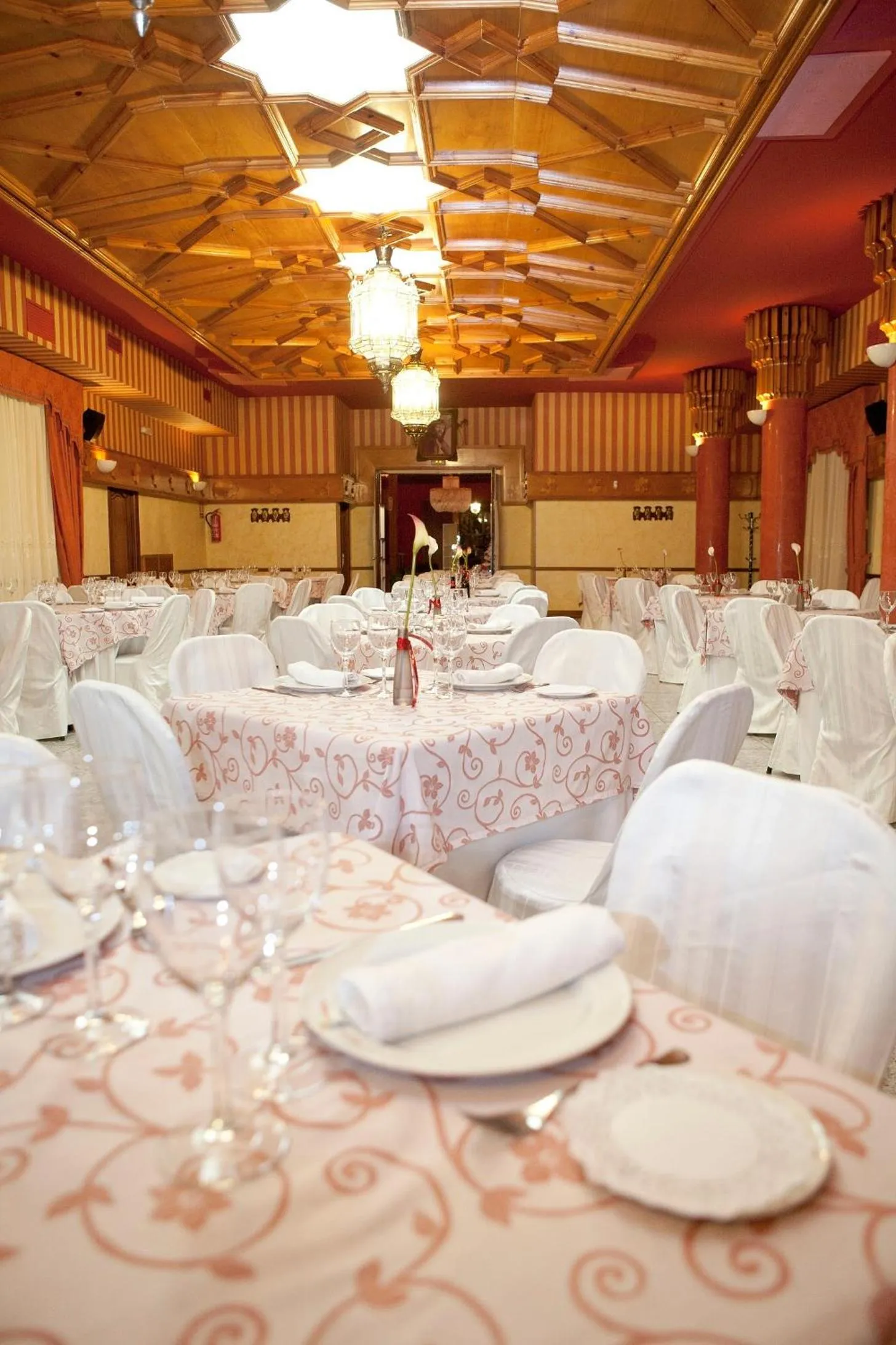 Restaurant/places to eat in Hotel Torres I