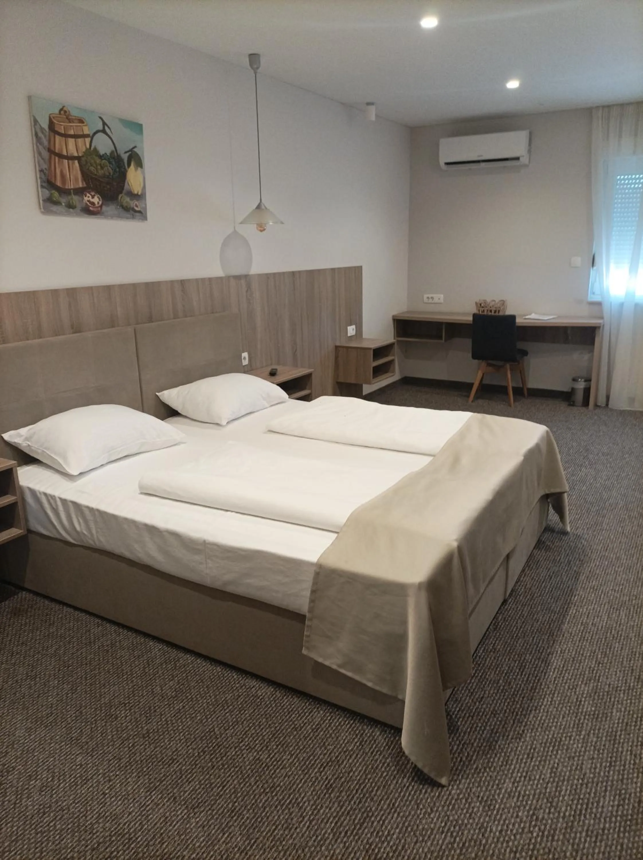 Property building, Bed in Hotel Storia