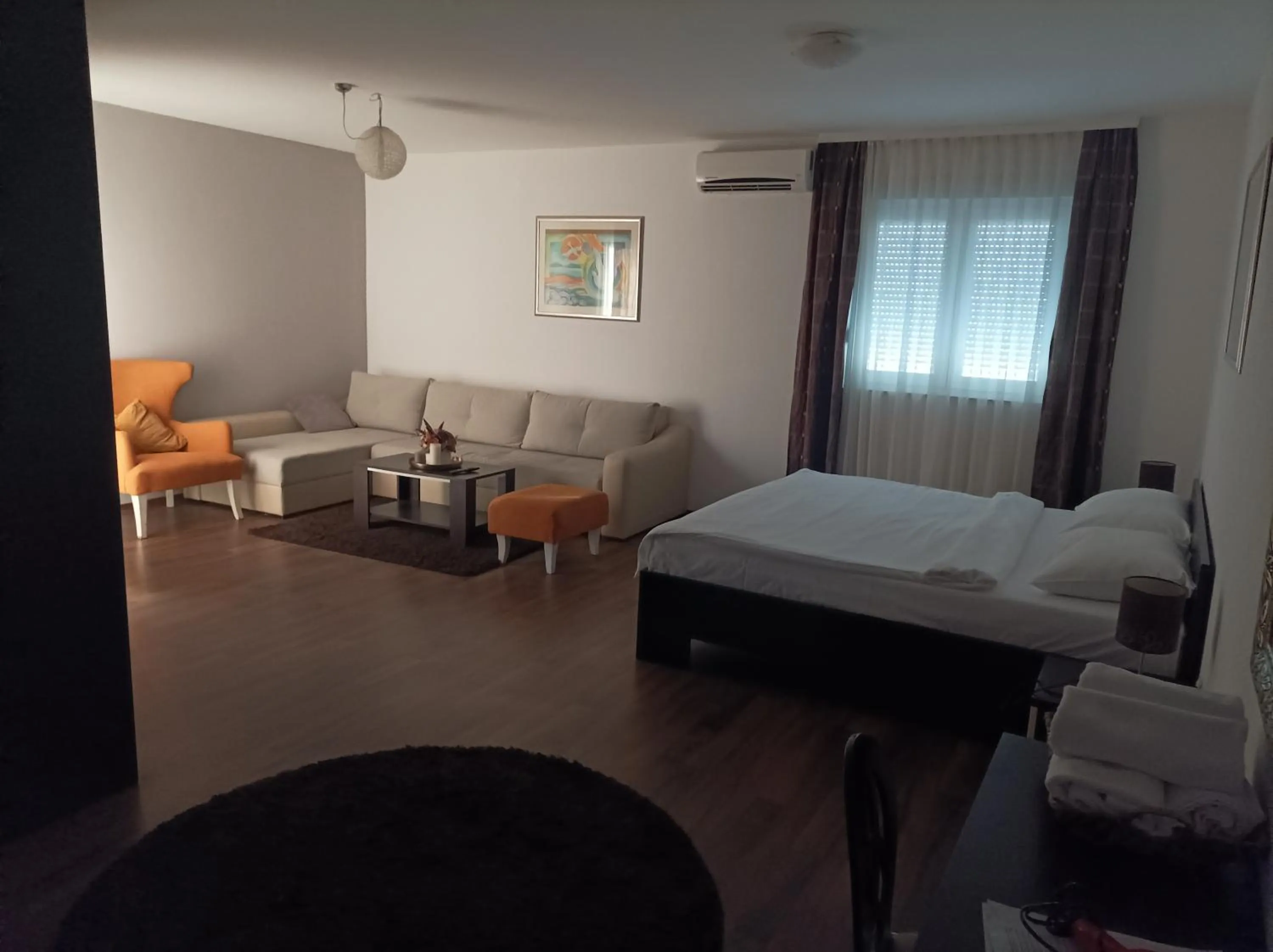 Property building, Bed in Hotel Storia