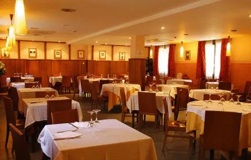 Hotel Pirineos