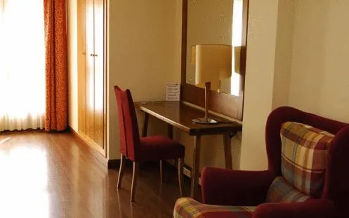 Hotel Pirineos