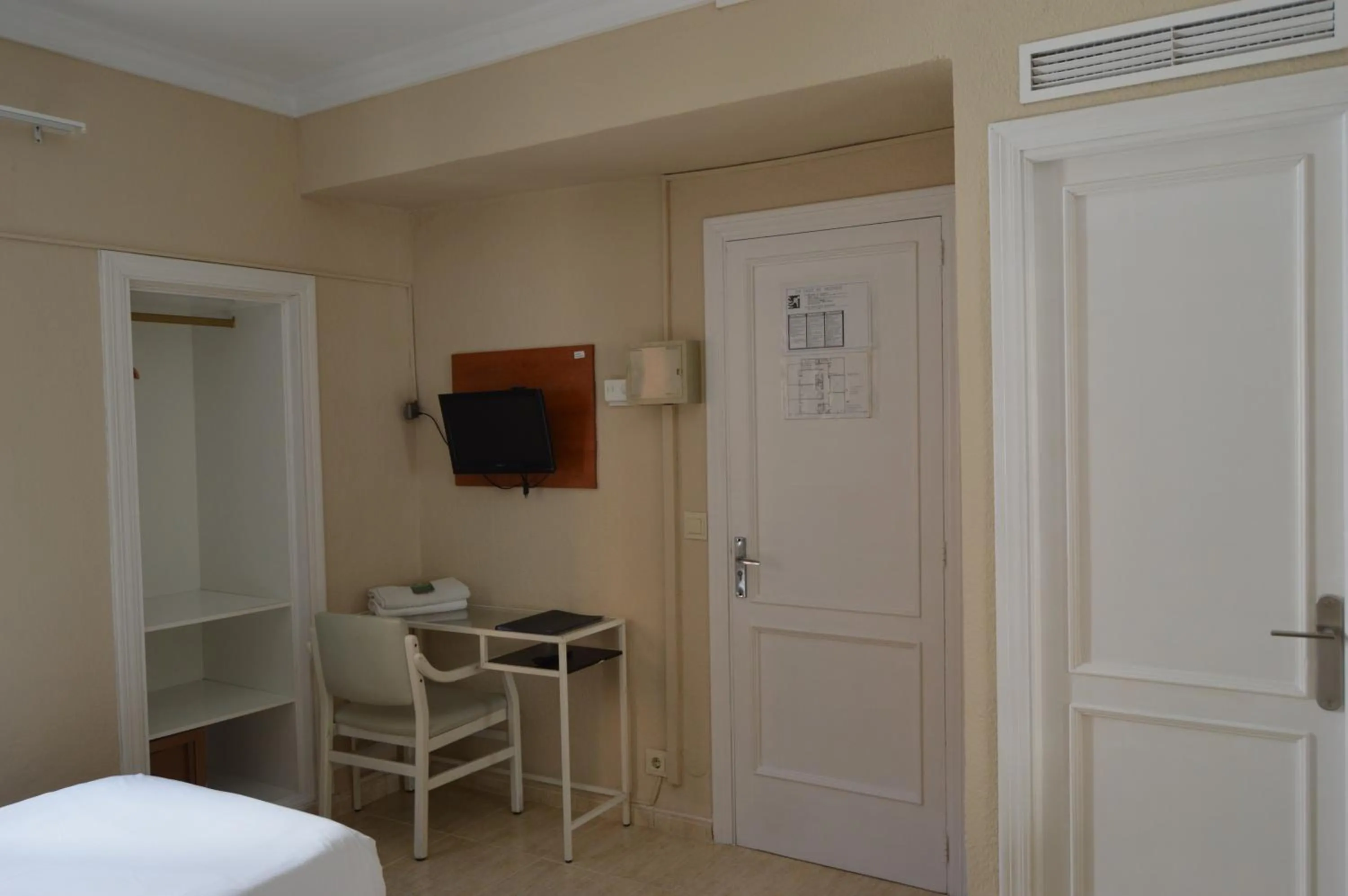 Bed in Hostal Mar del Plata