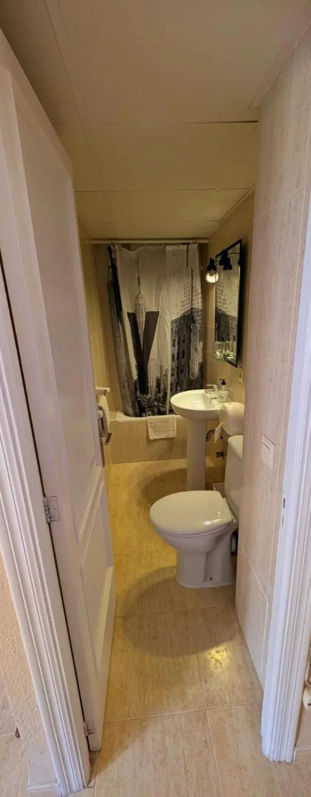 Bathroom in Hostal Mar del Plata