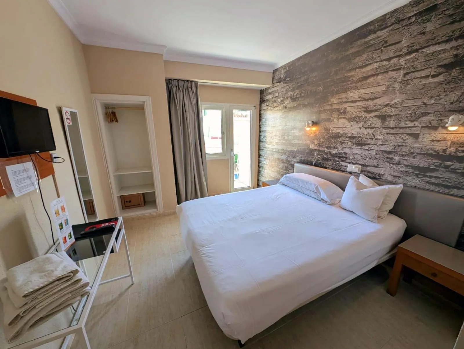 Bed in Hostal Mar del Plata